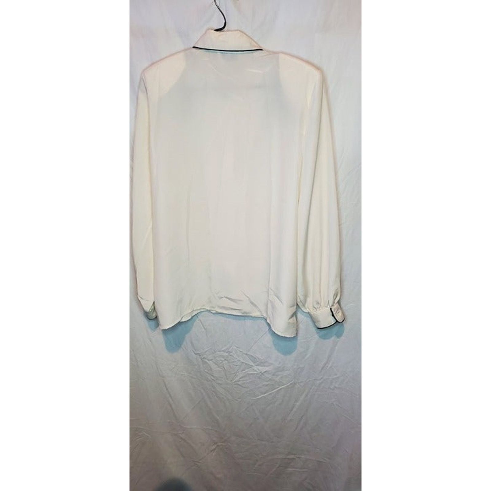 Vintage Wilroy Sport Womens Cream Button Down Blouse Size 8 Size M / US 6-8 / IT 42-44 - 2 Thumbnail