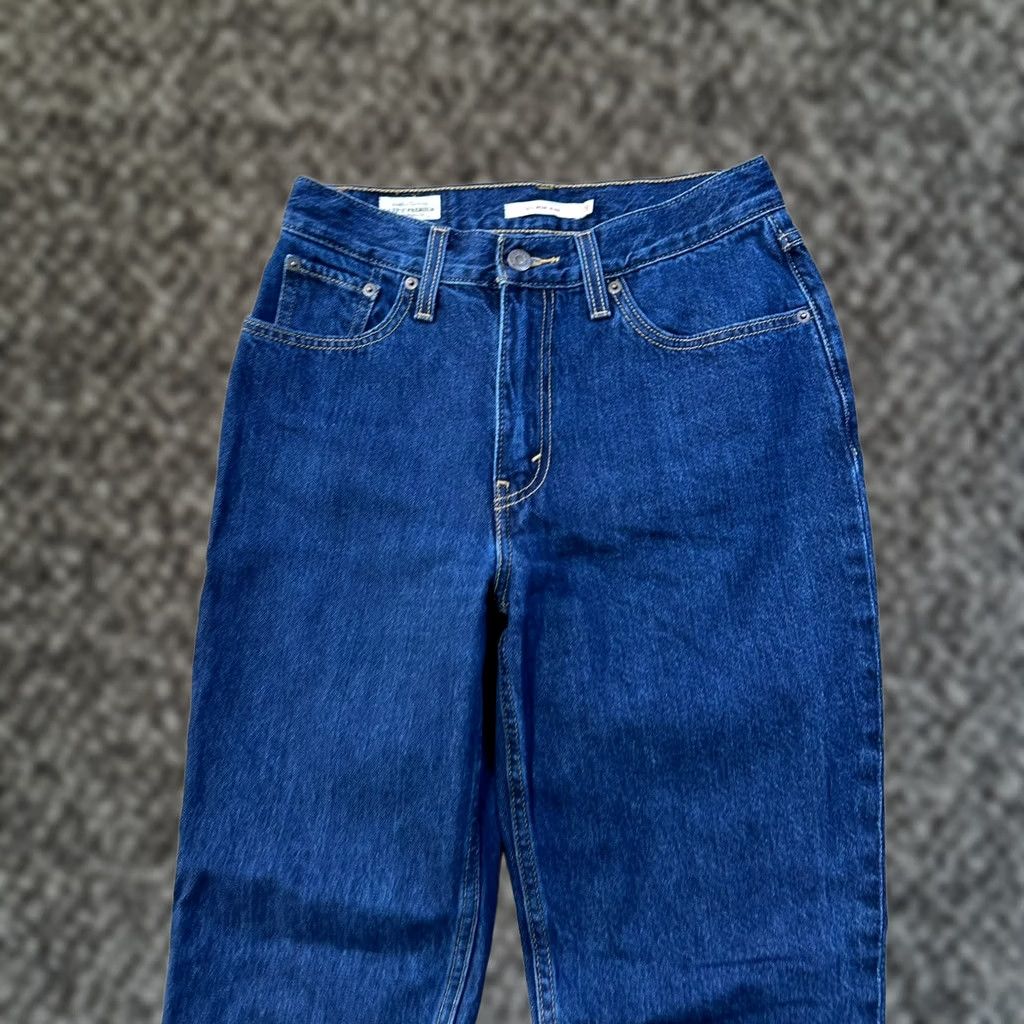Levi's Levi's Premium 80s Mom Jean Women's 26 High Rise Blue Denim Jeans Size 26" / US 2 / IT 38 - 1 Thumbnail