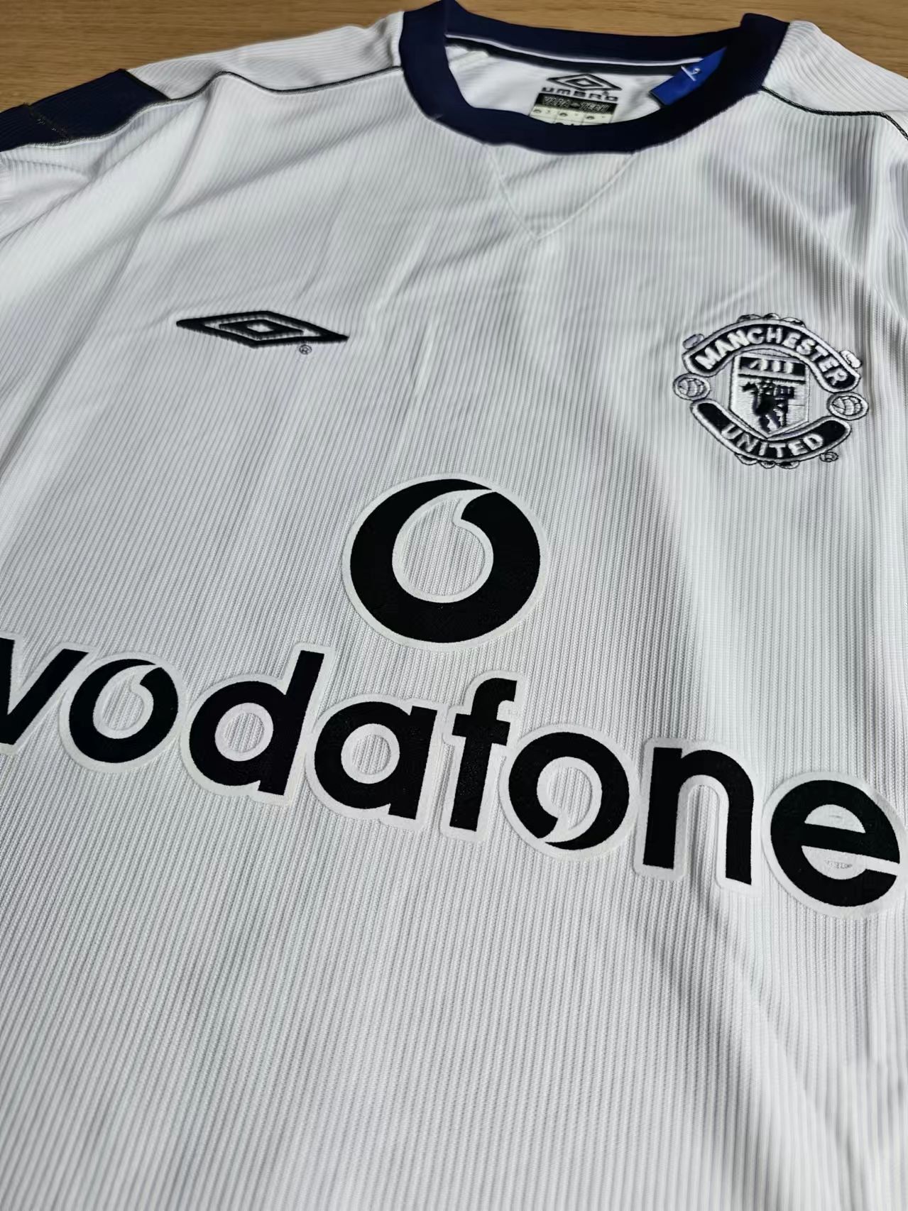 Other 1999 2000 Man United 7 Beckham Jersey Away Size US L / EU 52-54 / 3 - 3 Thumbnail