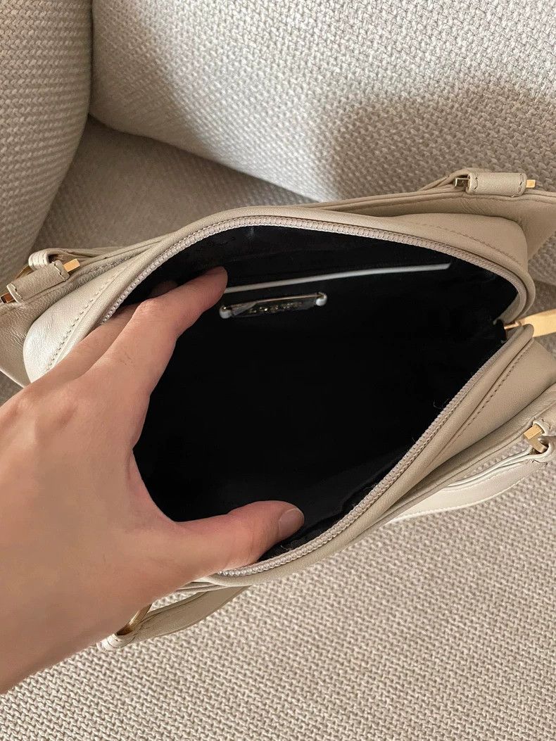 Loewe loewe Lambskin tote bag 2503-Nextarrow Size ONE SIZE - 8 Thumbnail