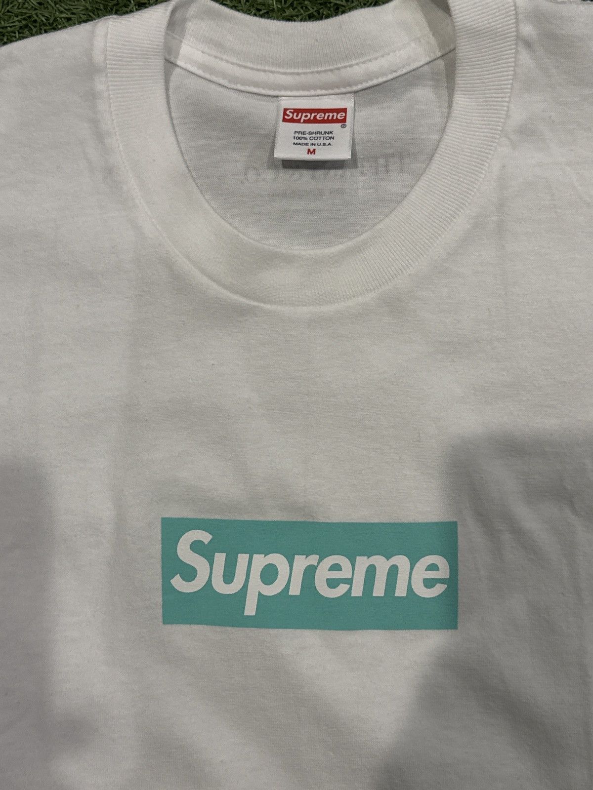 Supreme Tiffany box outlet logo