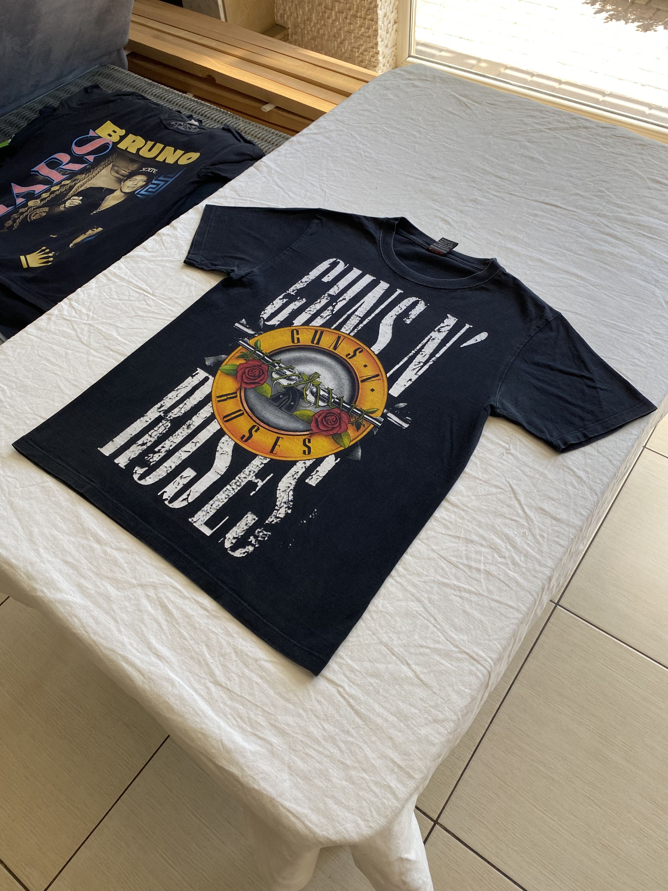 Band Tees Vintage 2000s Guns N Roses Rock Band Graphic T-shirt Size US M / EU 48-50 / 2 - 16 Thumbnail