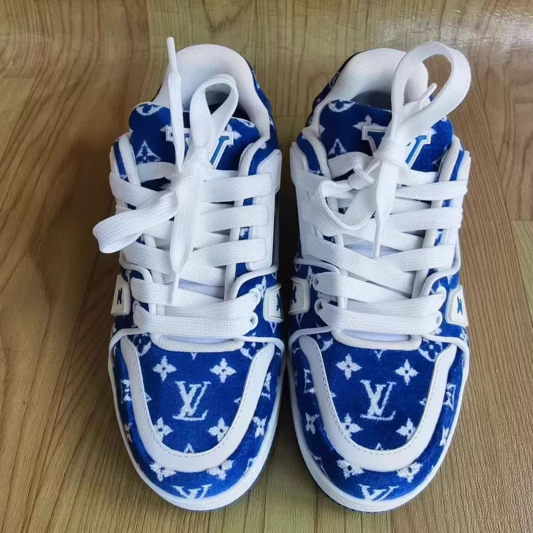 Louis Vuitton LOUIS VUITTON Trainer Low Blue White Unisex 35.5 Size US 4 / IT 34 - 4 Thumbnail