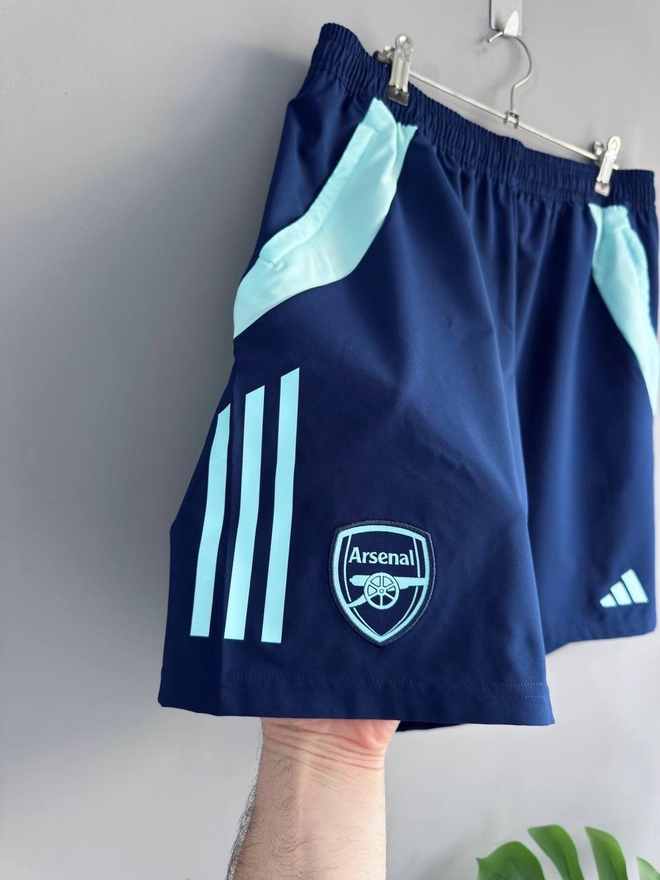 Adidas FC Arsenal London 2024/25 Men's Training Downtime Shorts, L Size US 34 / EU 50 - 3 Thumbnail