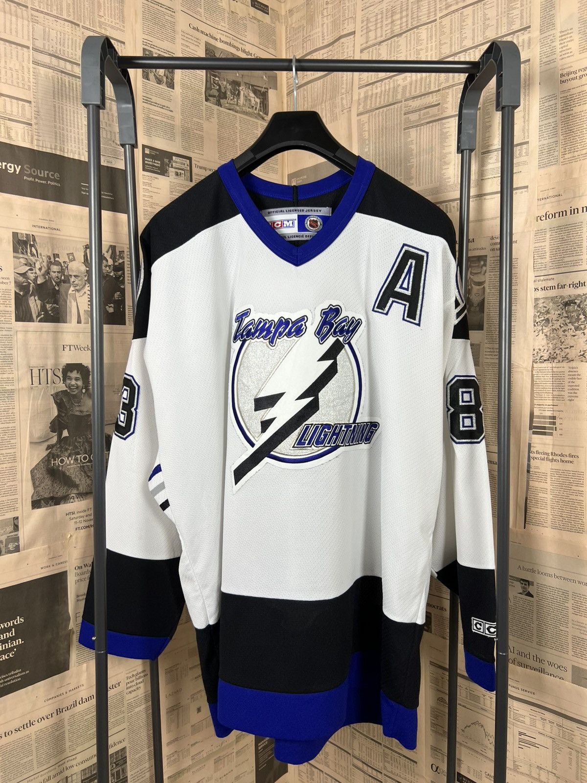 Ccm CCM Tampa Bay Lightning Jersey Size US XL / EU 56 / 4 - 1 Thumbnail
