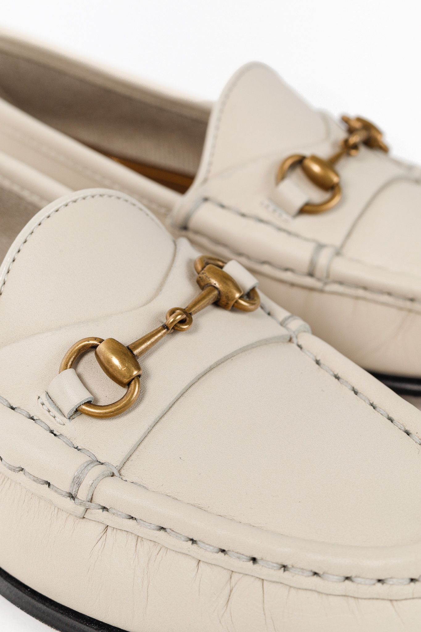 Gucci Gucci Horsebit 1953 White Leather Loafers Size US 4 / IT 34 - 7 Thumbnail