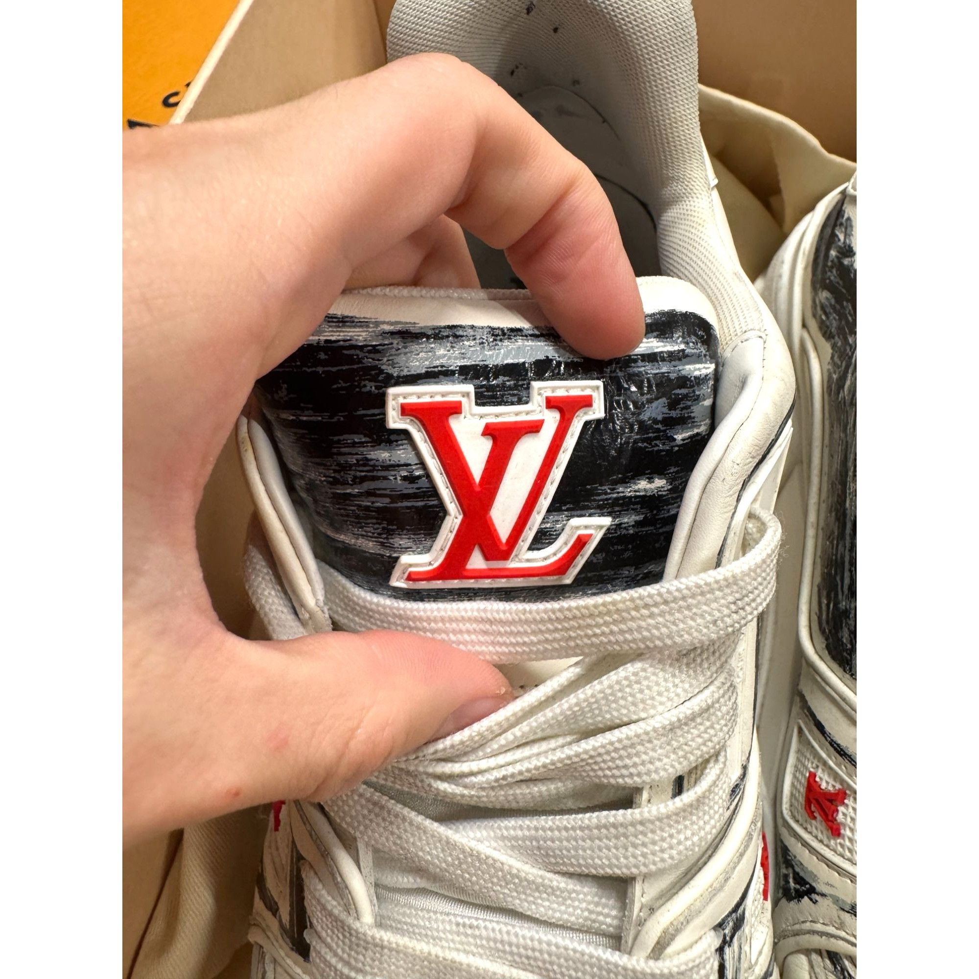 Louis Vuitton Louis Vuitton Mens White & Black Distressed Sneakers Size 9. Size US 9.5 / EU 42-43 - 7 Thumbnail