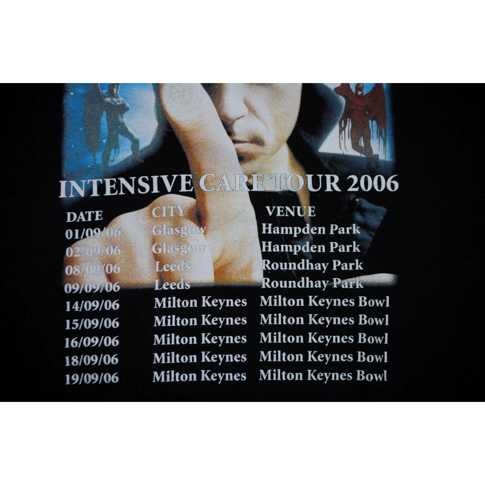 Vintage ROBBIE WILLIAMS INTENSIVE CARE TOUR T-SHIRT CREW NECK SIZE LARGE VINTAGE 2006 T-Shirt Mens L Black Graphic Print Vintage 2006 Size US L / EU 52-54 / 3 - 8 Thumbnail