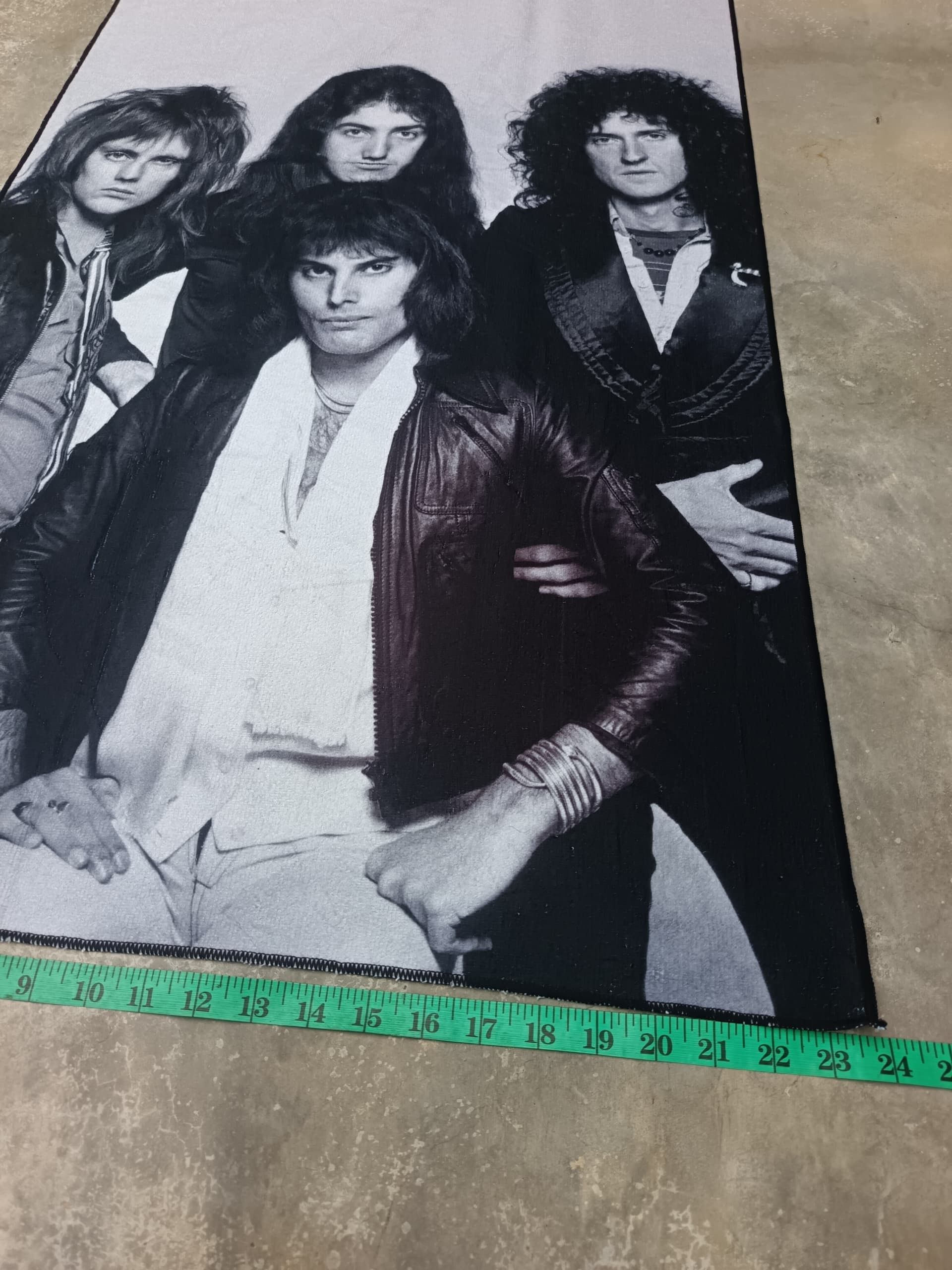 Band Tees × Vintage Queen official merch towel Size ONE SIZE - 5 Thumbnail