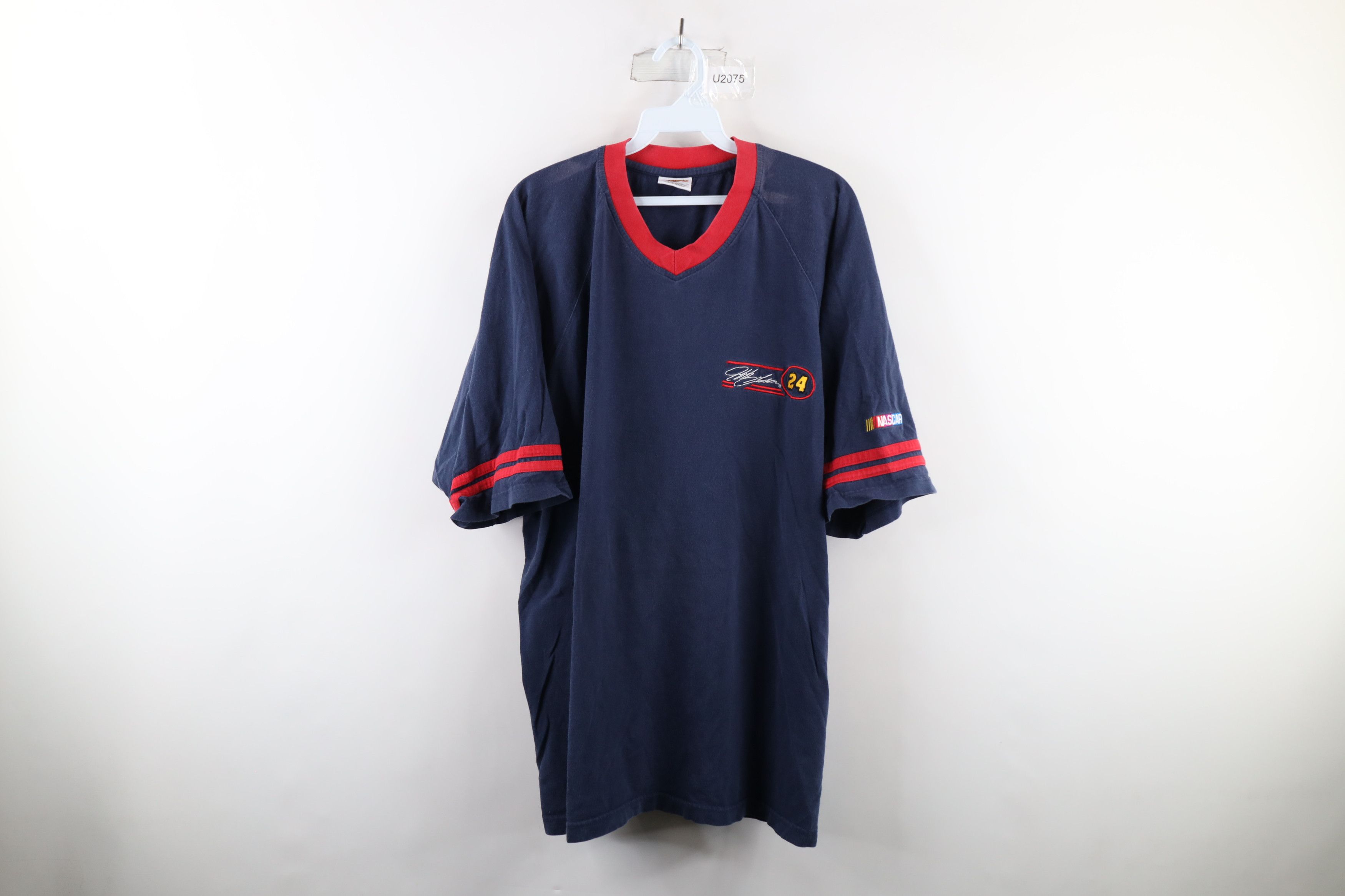 Vintage Vintage 90s NASCAR Out Jeff Gordon Racing V-Neck T-Shirt Size US XL / EU 56 / 4 - 1 Thumbnail