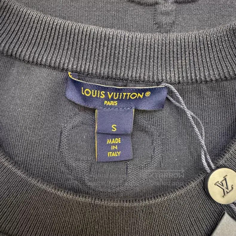 Louis Vuitton Louis Vuitton Jacquard embossed full-print sweatshirt Size US S / EU 44-46 / 1 - 7 Thumbnail