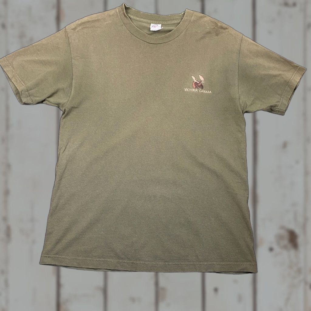 Vintage VINTAGE Victoria Alaska Embroidered Moose T Shirt Alstyle L Green Size US L / EU 52-54 / 3 - 1 Thumbnail