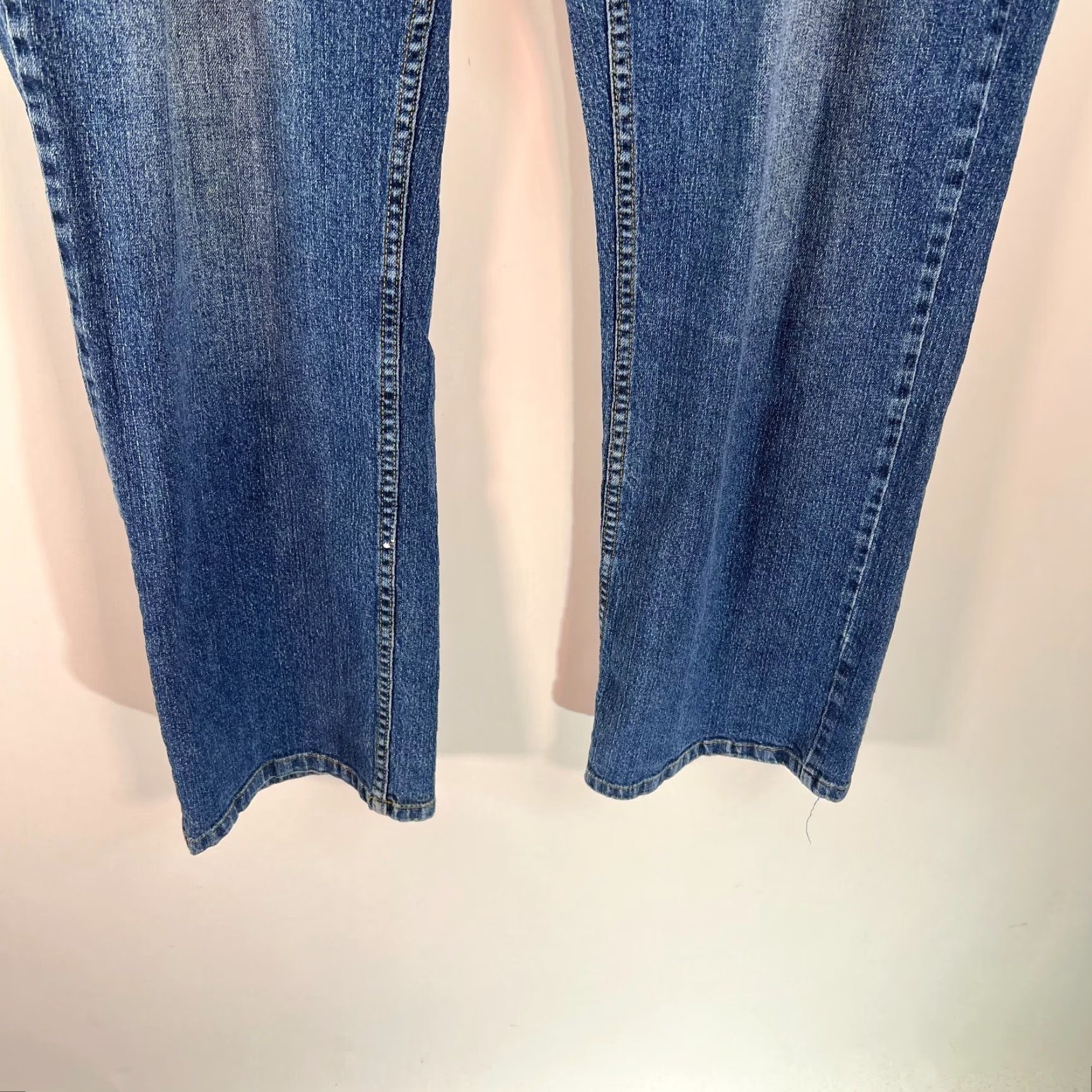 Vintage Cabela’s Casuals Jeans Womens Plus Size 18 Blue Denim Straight Leg 30in Inseam 5-Pocket Relaxed Waist 40in Button Closure Jeans Mens Womens Girls Size 40" / US 18 - 6 Thumbnail