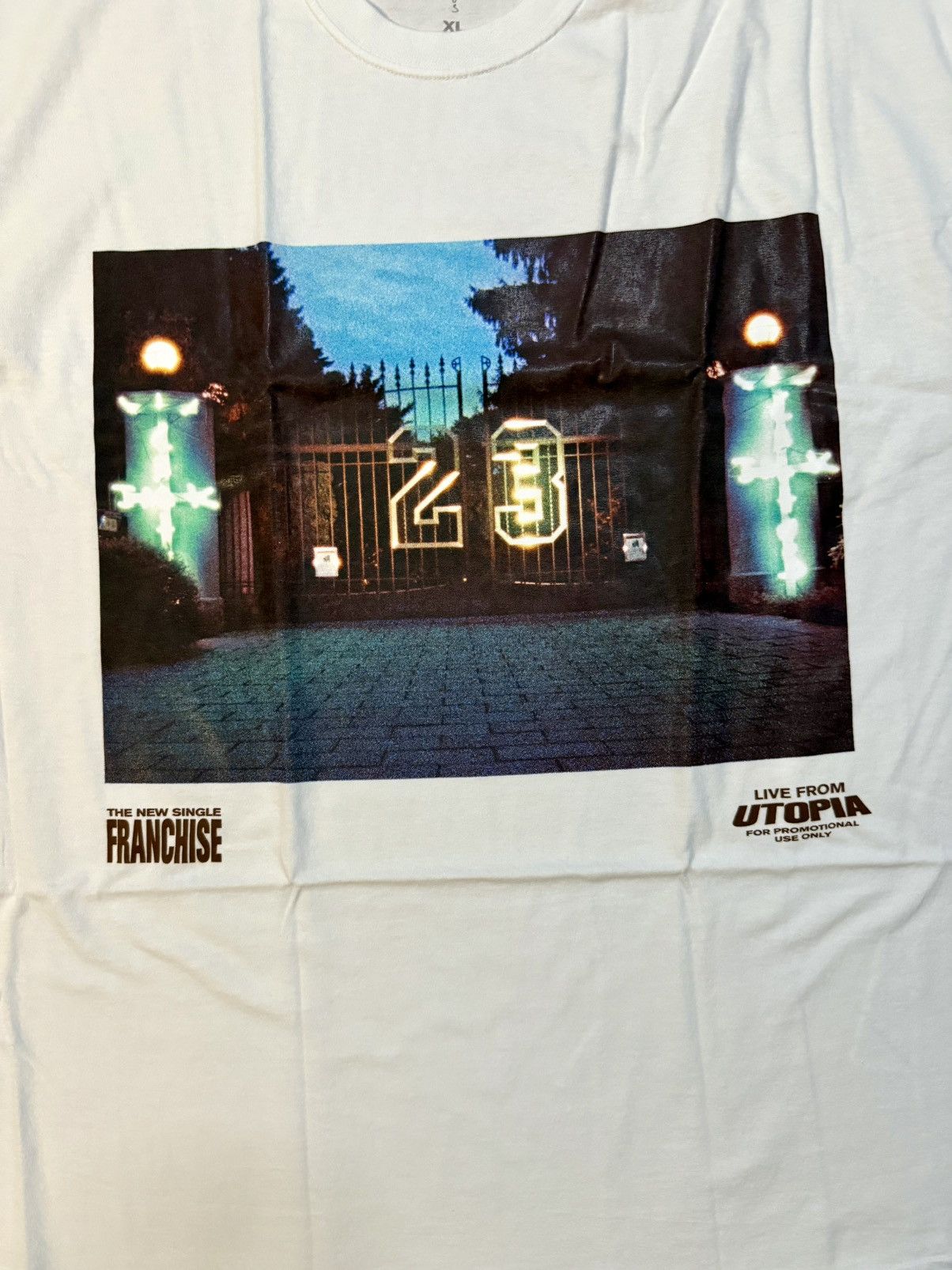 Travis Scott Travis Scott MJ gate T shirt Size US XL / EU 56 / 4 - 2 Thumbnail