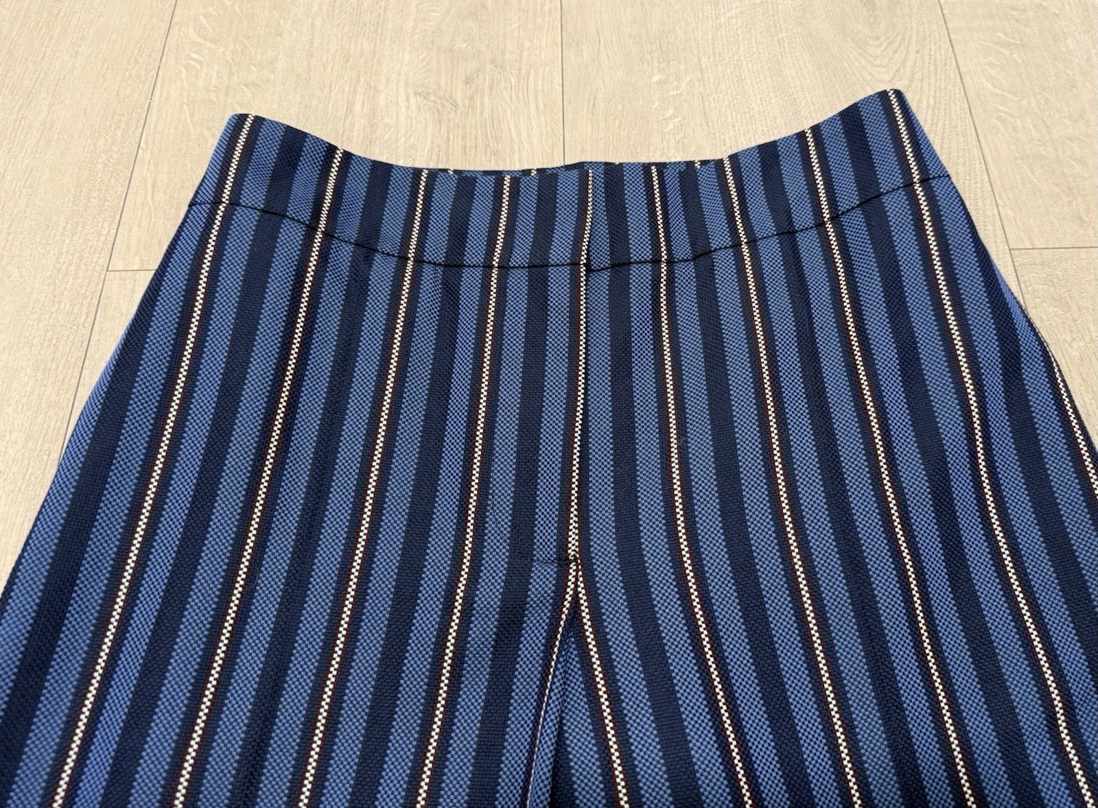 Burberry DDP Womens Burberry Stripped Shorts size IT-42 / US-8 Size 28" / US 6 / IT 42 - 11 Thumbnail