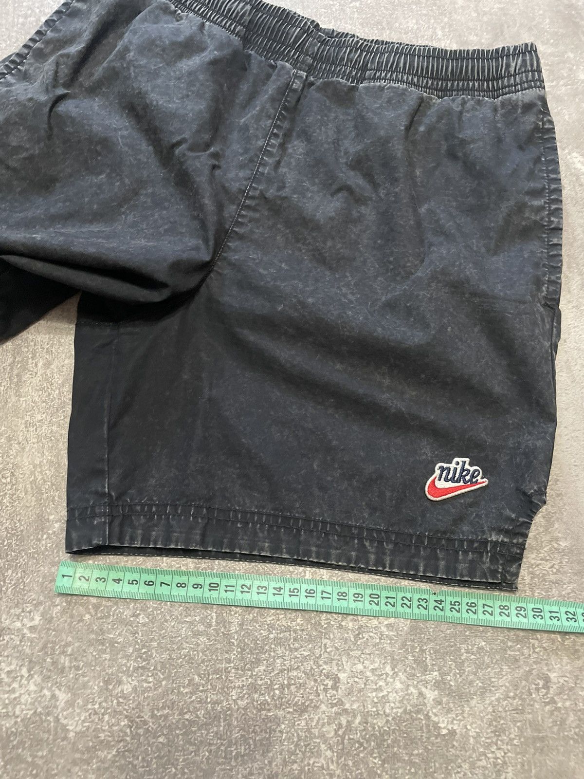 Nike × Vintage Vintage Nike Black Washed Shorts Y2K Size US 30 / EU 46 - 17 Thumbnail