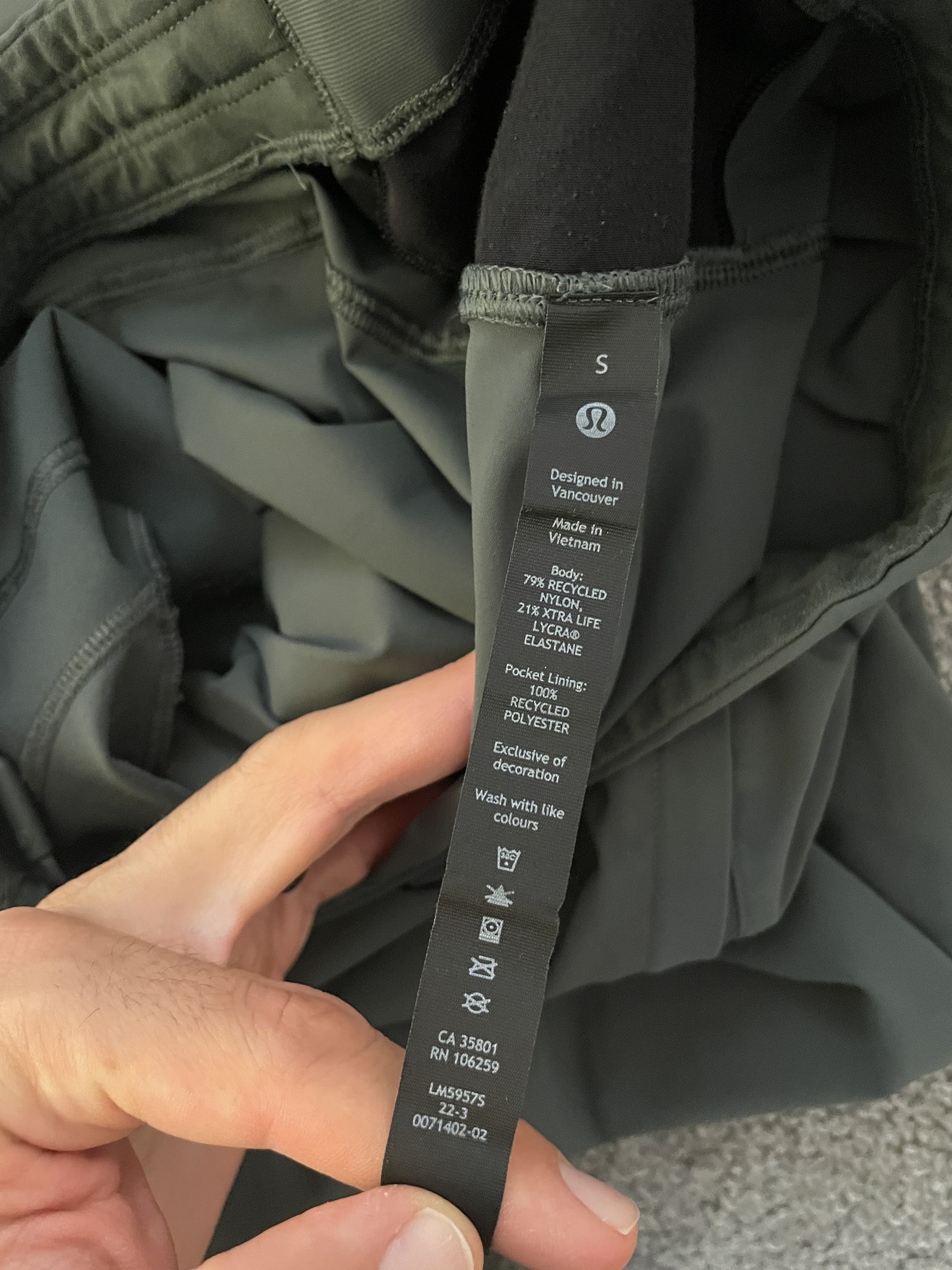 Lululemon Lululemon Surge Jogger Shorter Size US 30 / EU 46 - 2 Thumbnail