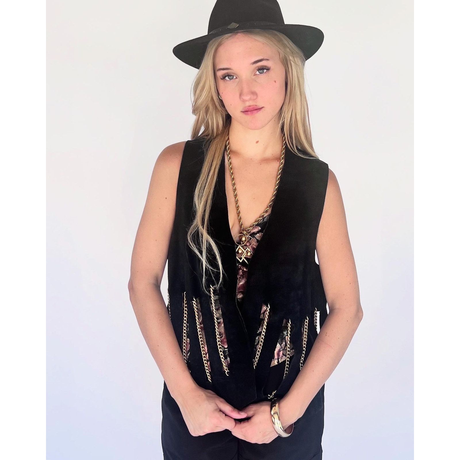 Vintage VTG Black Suede Vest w/ Gold Chain Fringe OS Size US M / EU 48-50 / 2 - 1 Thumbnail