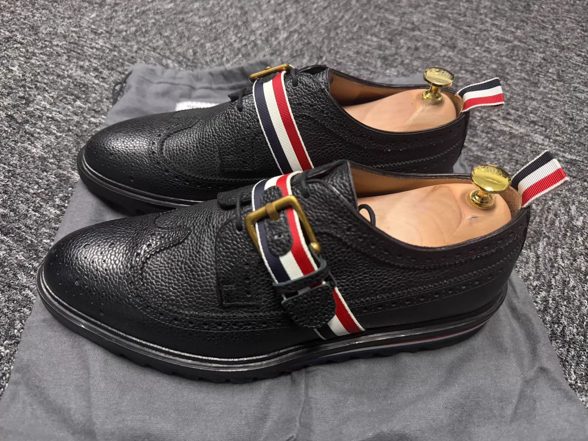 Thom Browne Thom Browne Men's 3-Stripe Brogue Rubber Sole Derby Size US 10 / EU 43 - 2 Thumbnail