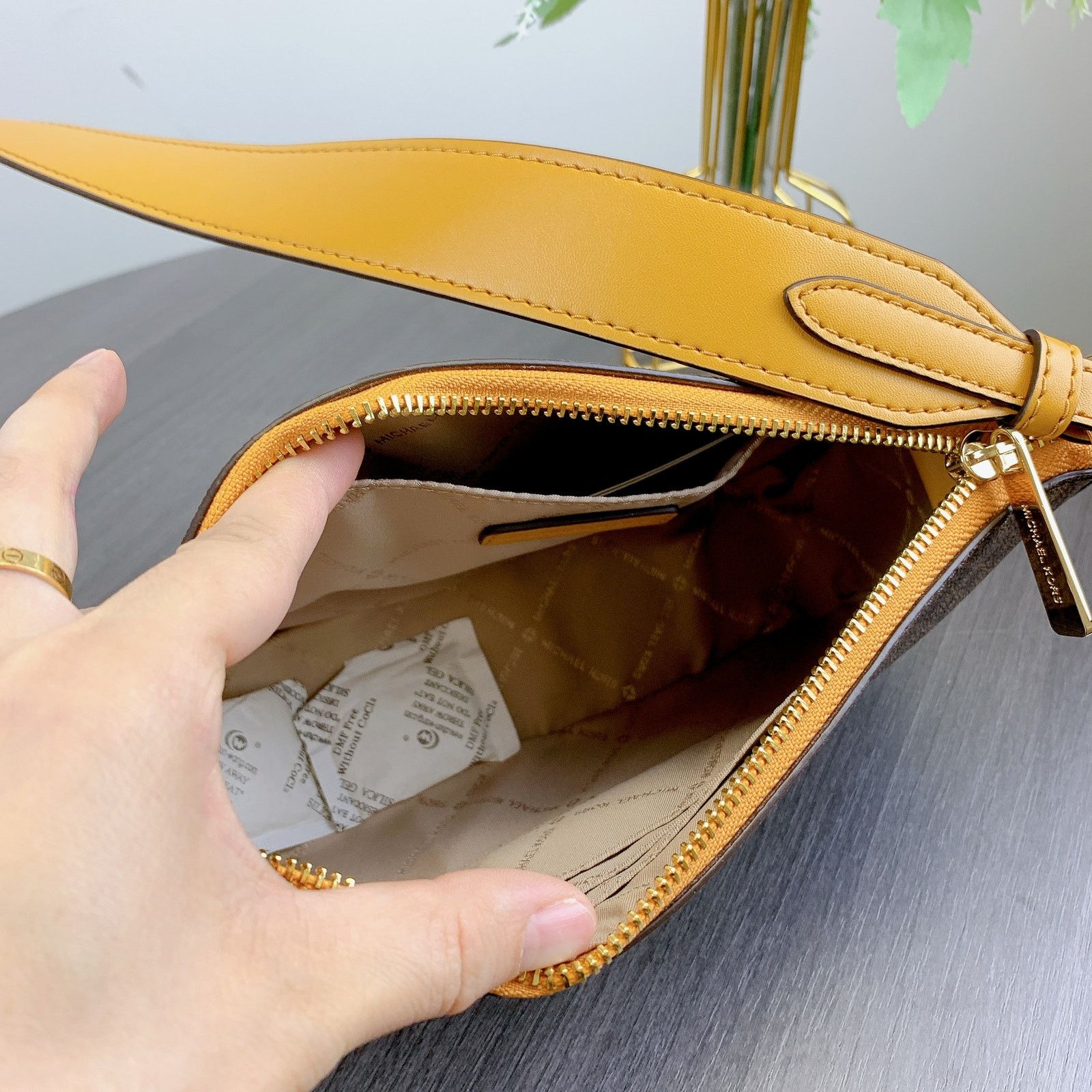 Michael Kors Michael Kors 35S1GTVC3B Jet Set Travel Small Logo Shoulder Size ONE SIZE - 5 Thumbnail
