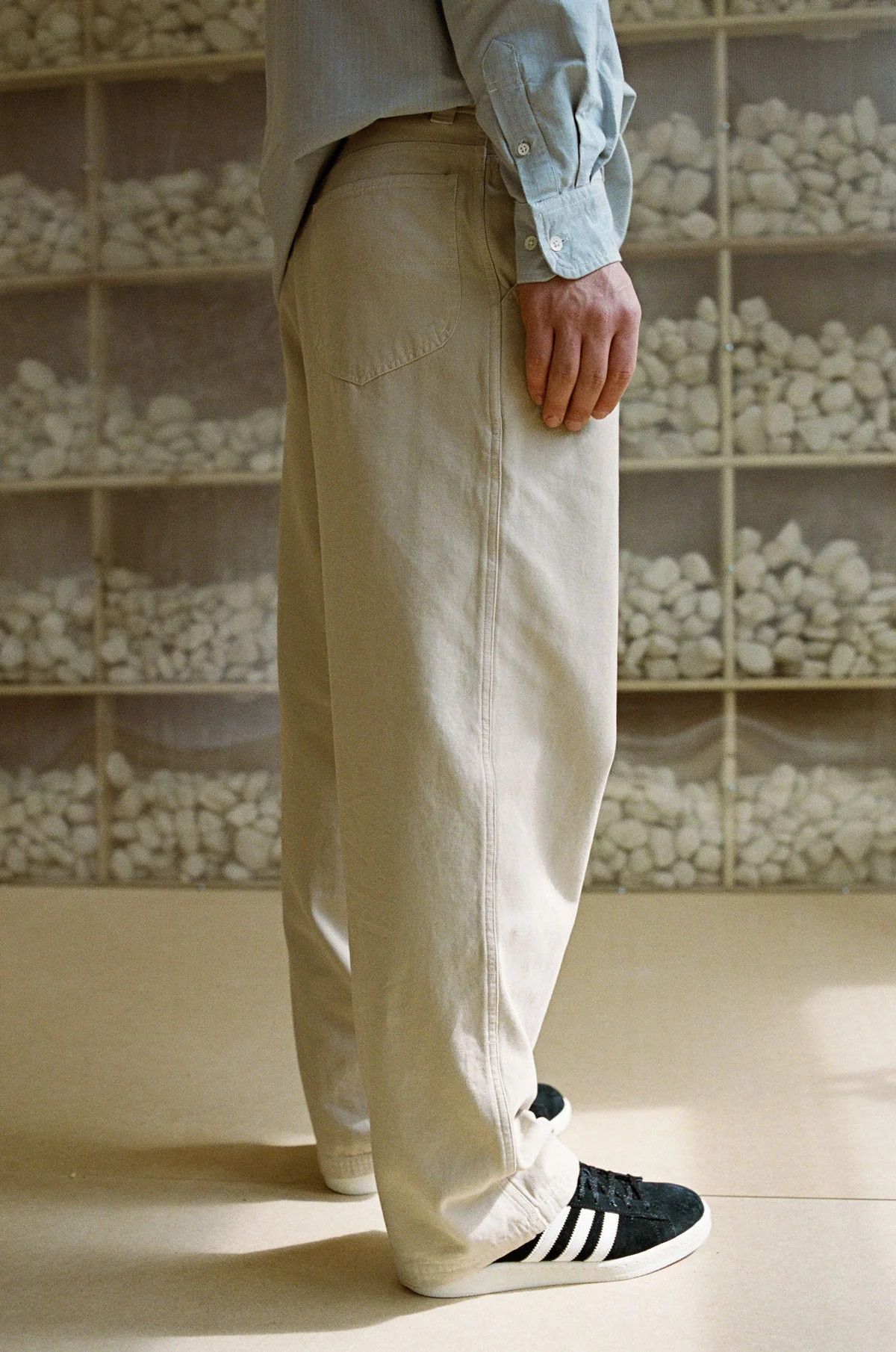 Adsum NWT Adsum SS24 Beige Summer Patch Pocket Pant (L) Size US 34 / EU 50 - 9 Thumbnail