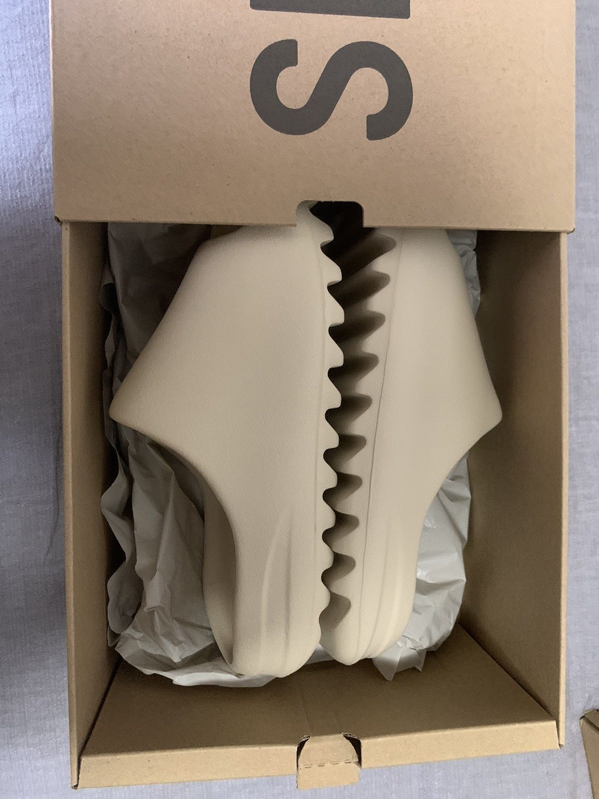 Adidas × Yeezy Adidas Yeezy Slide Bone Size US 7 / EU 40 - 3 Thumbnail