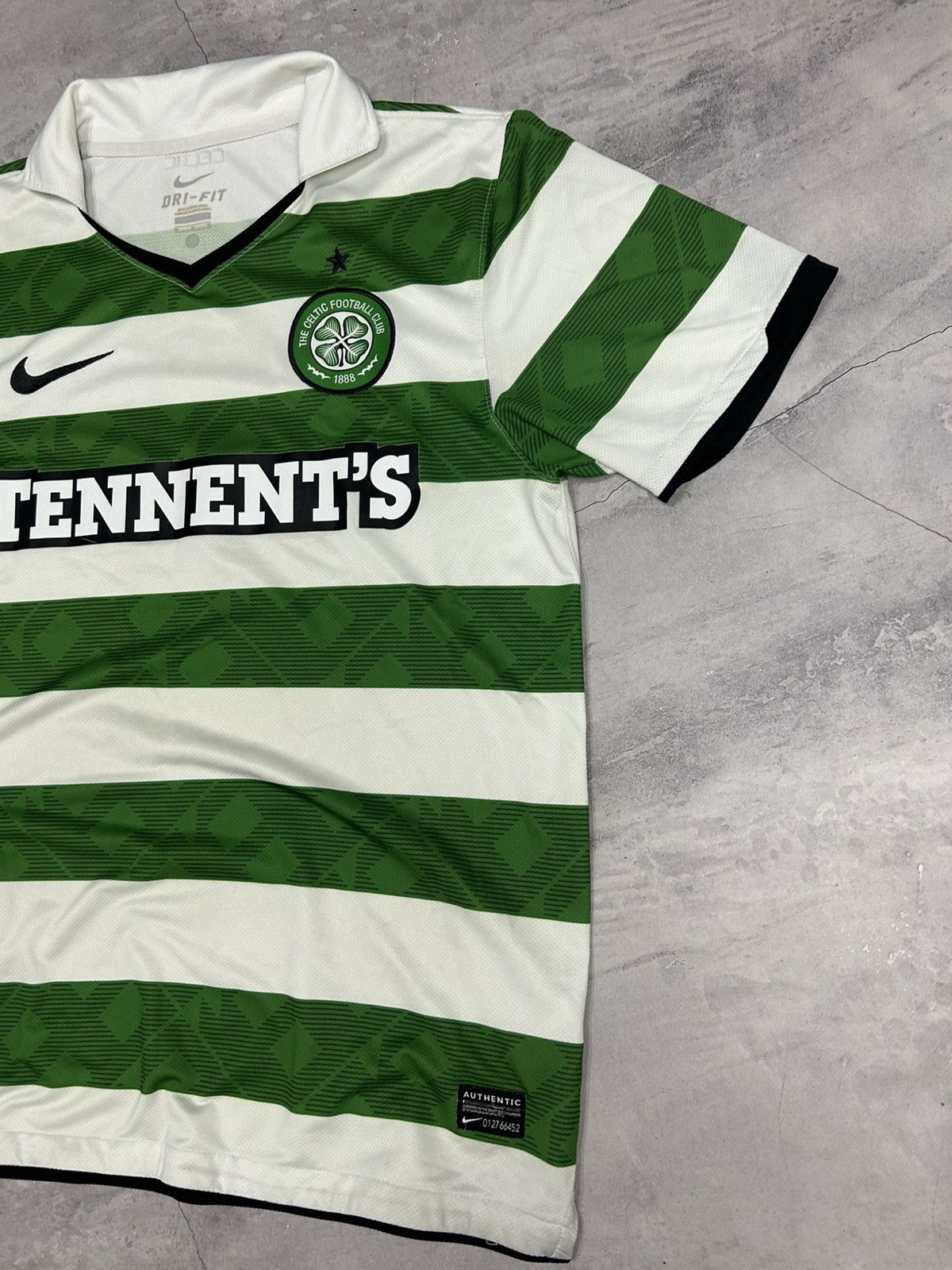 Nike Nike Celtic 2010/2011 Home Jersey Collared Size Medium Size US M / EU 48-50 / 2 - 2 Thumbnail