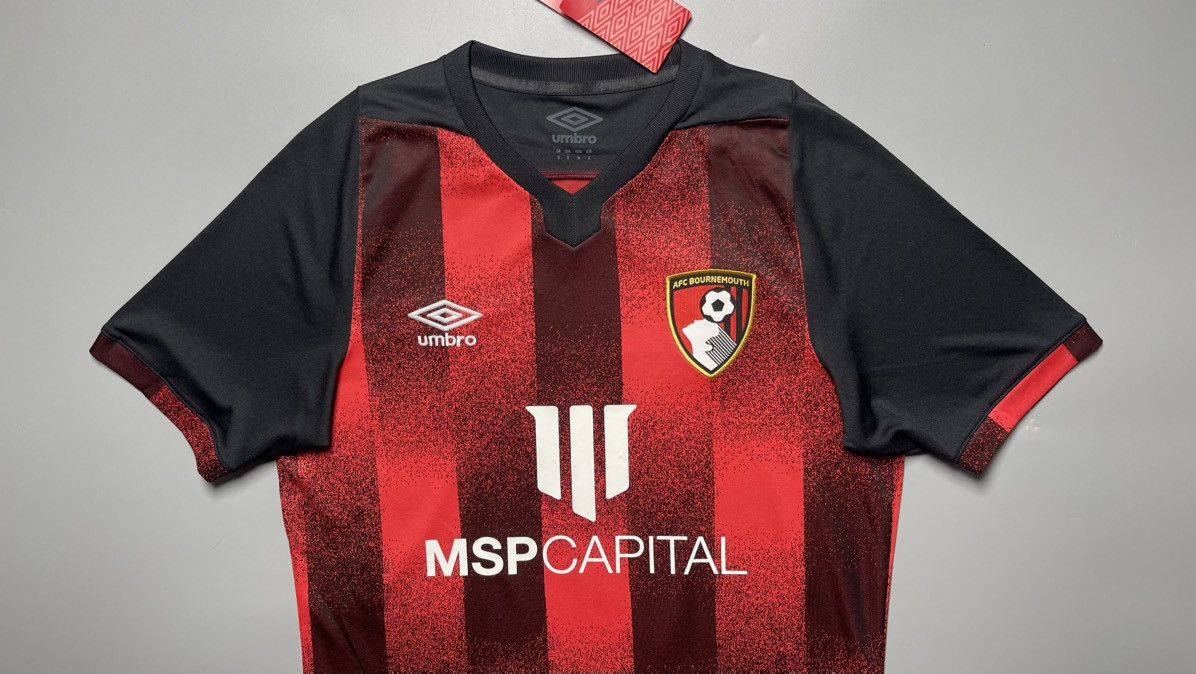 Umbro BOURNEMOUTH UMBRO 2020/2021 FOOTBALL HOME JERSEY #7 BROOKS Size US S / EU 44-46 / 1 - 3 Thumbnail