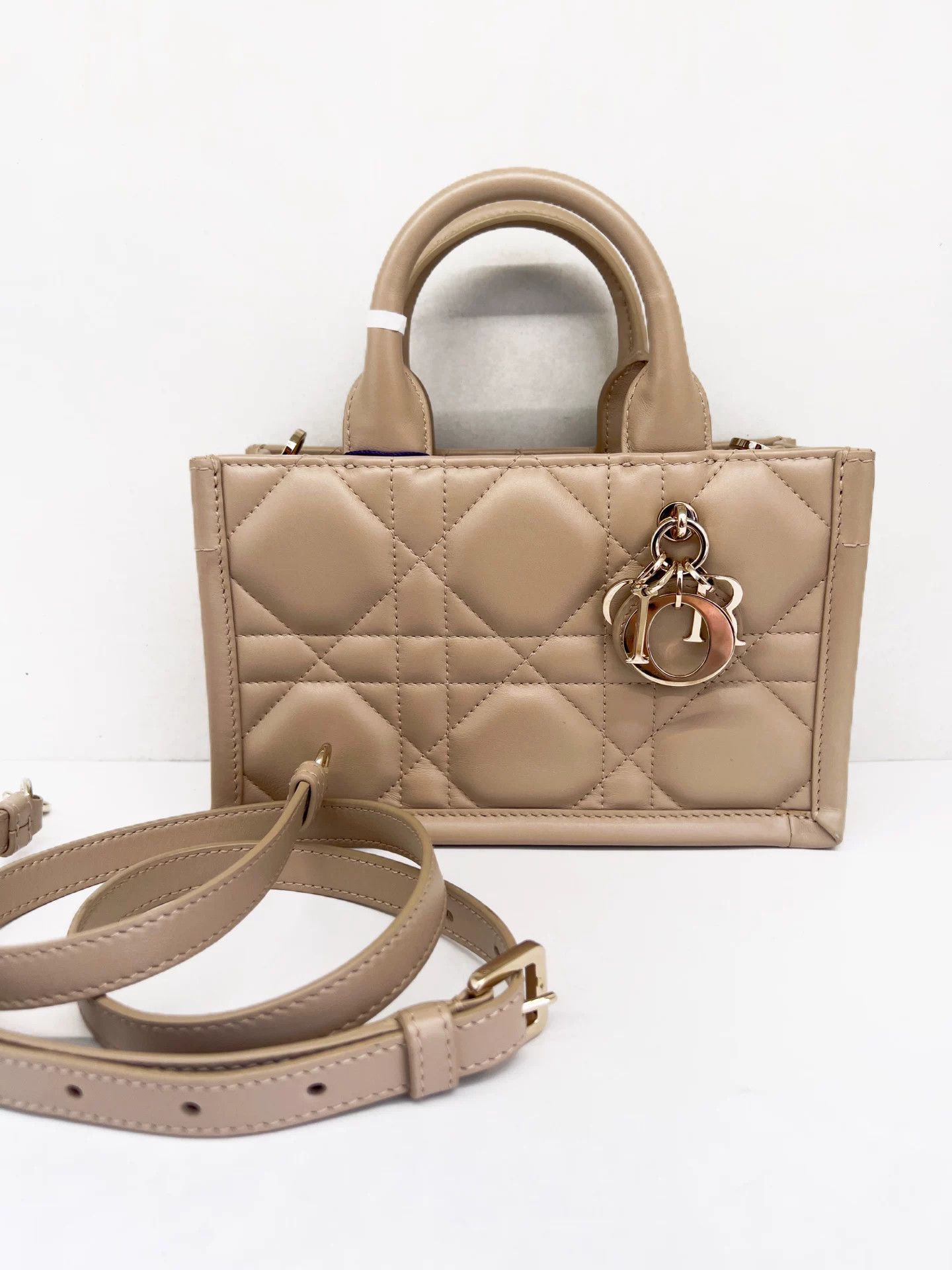 Dior Pre-loved Bag Very good condition Size ONE SIZE - 1 Thumbnail