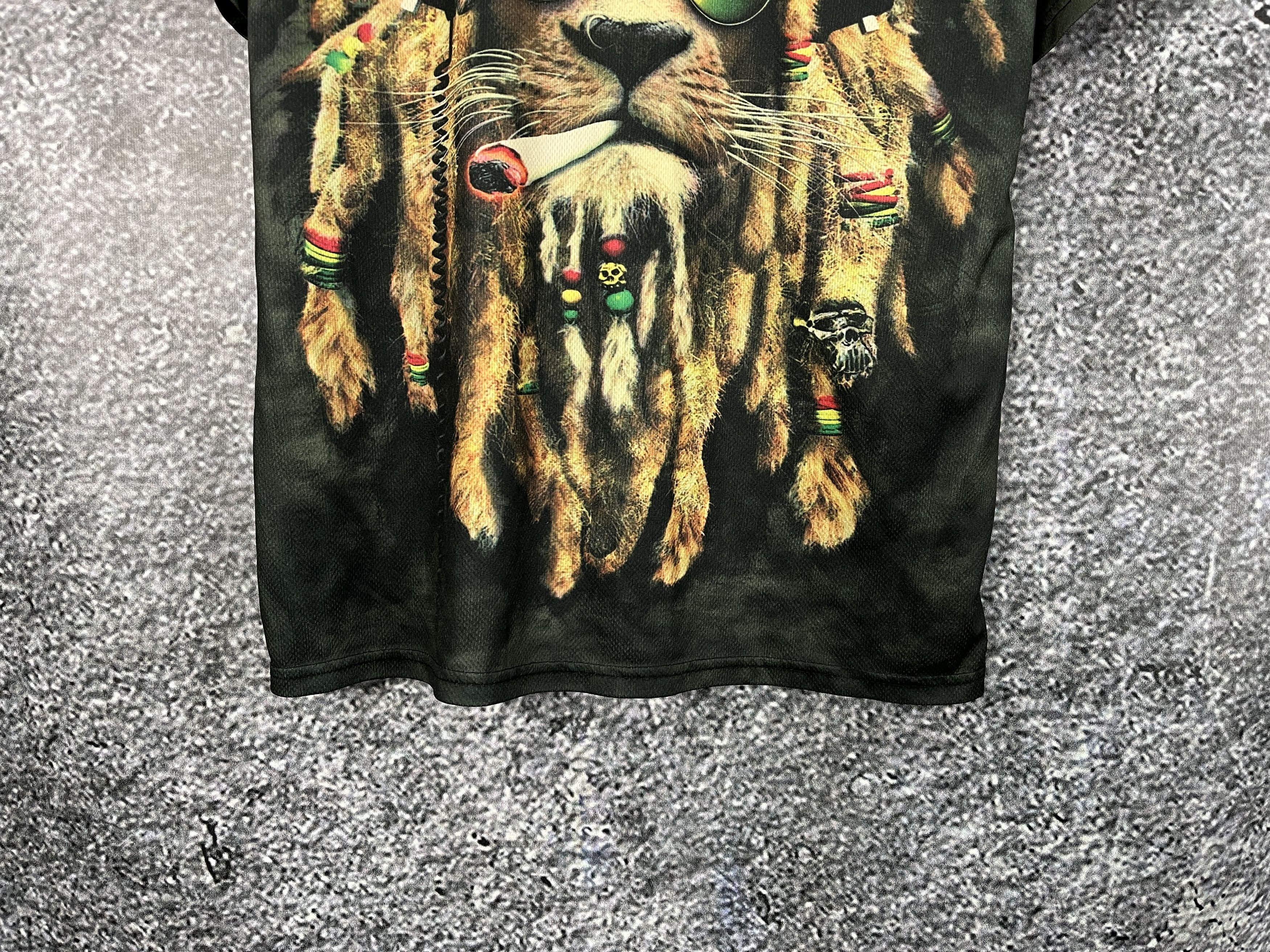 Vintage Men’s Rasta Tiger T-Shirt Big Logo Lion Jamaica Y2K Size XL Size US XL / EU 56 / 4 - 8 Thumbnail