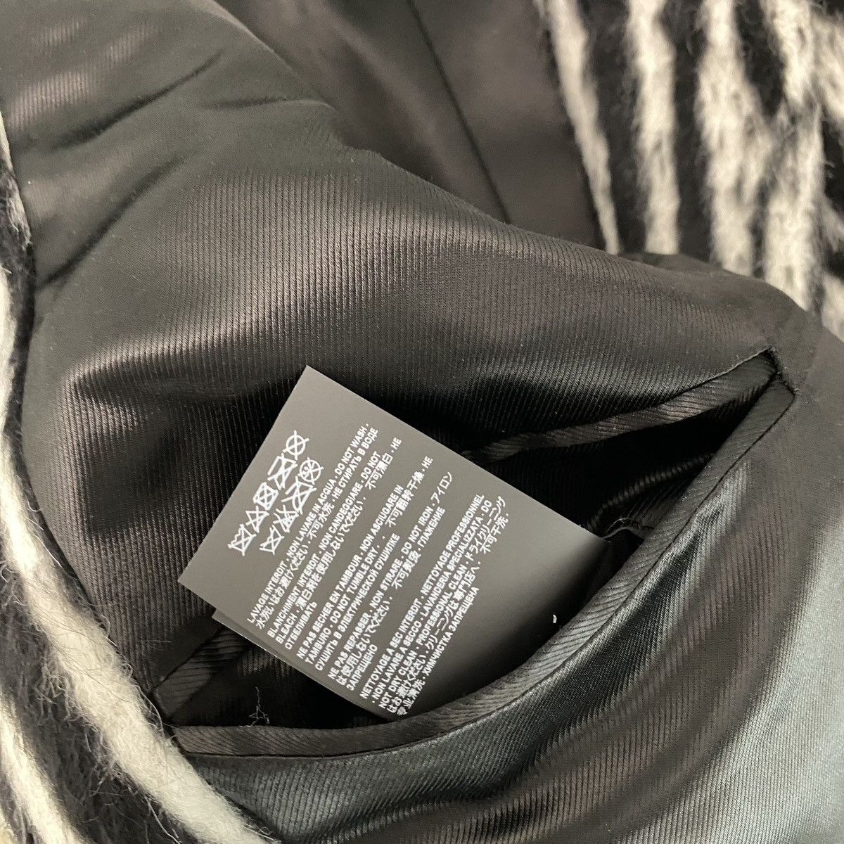 Saint Laurent Paris Saint Laurent Zebra Fur Coat in Large Size US L / EU 52-54 / 3 - 8 Thumbnail