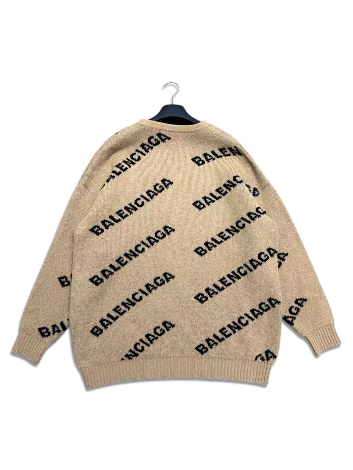 Balenciaga Balenciaga M All Over Logo Crewneck Sweater Beige Black Size M / US 6-8 / IT 42-44 - 2 Thumbnail