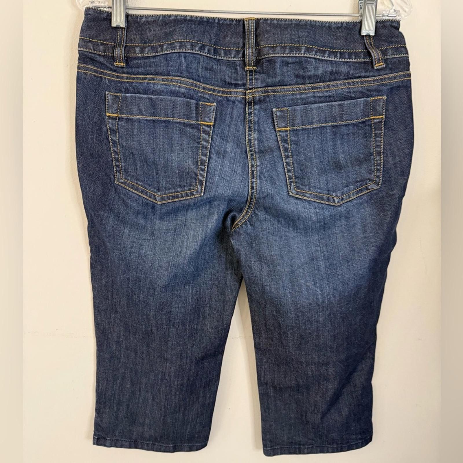 Ann Taylor Ann Taylor Modern Fit Lindsay Waist crop jeans button 8P Size 30" / US 8 / IT 44 - 2 Thumbnail