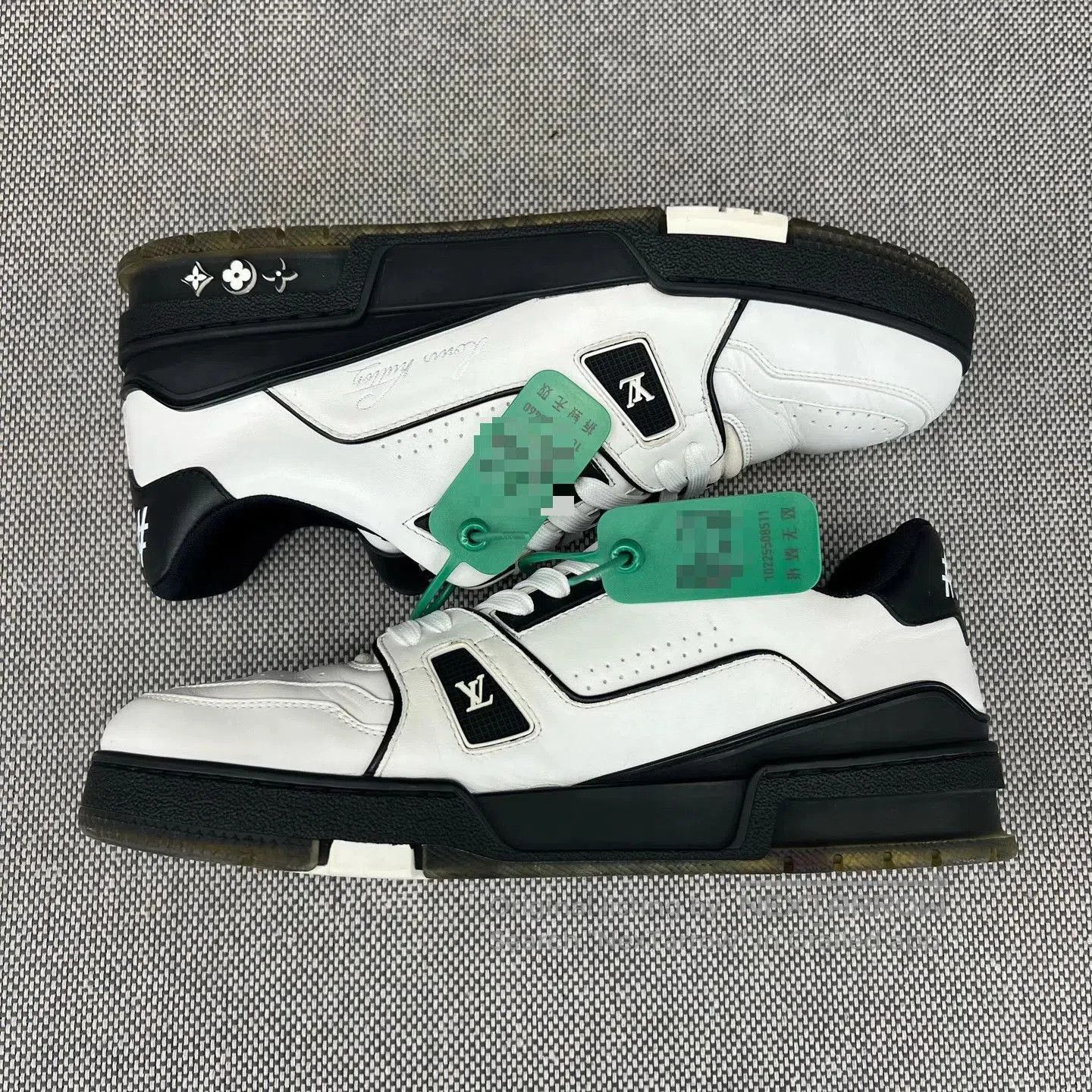 Louis Vuitton White Low-Top Sneakers with Colorful Laces. Size US 7 / EU 40 - 2 Thumbnail