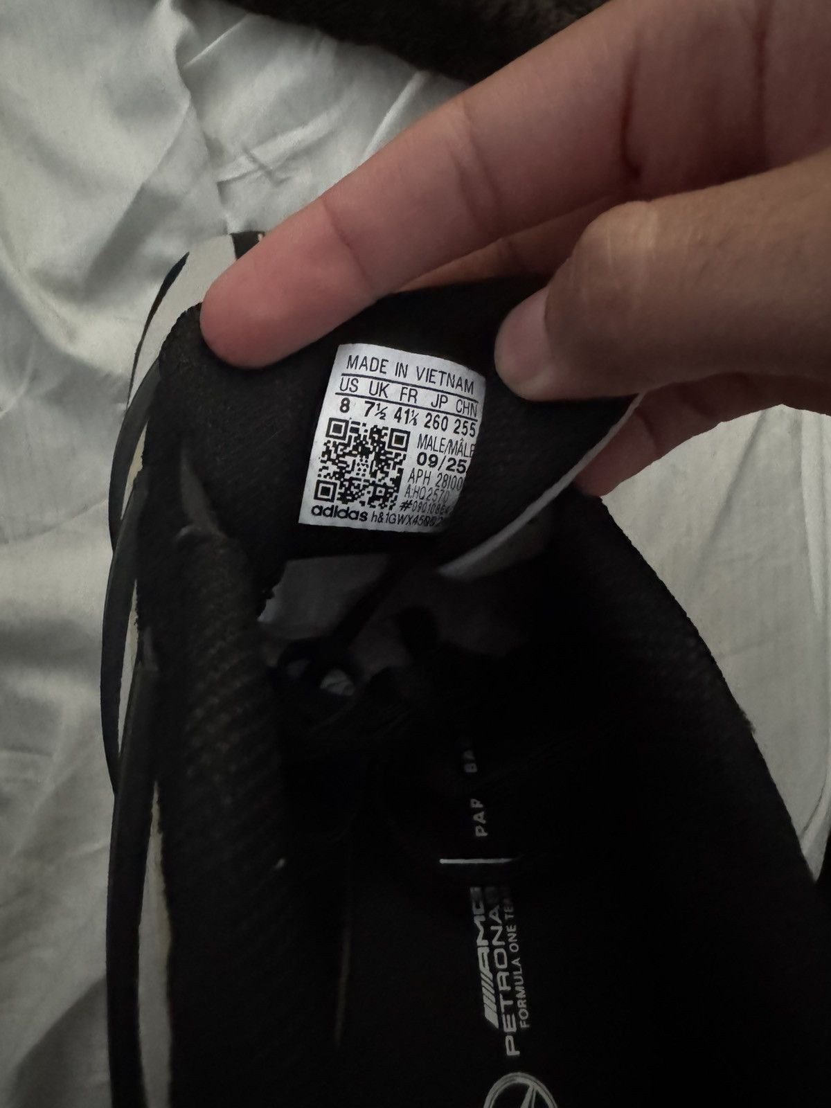 Adidas BAD BUNNY ADIRACER Size US 8 / EU 41 - 7 Thumbnail