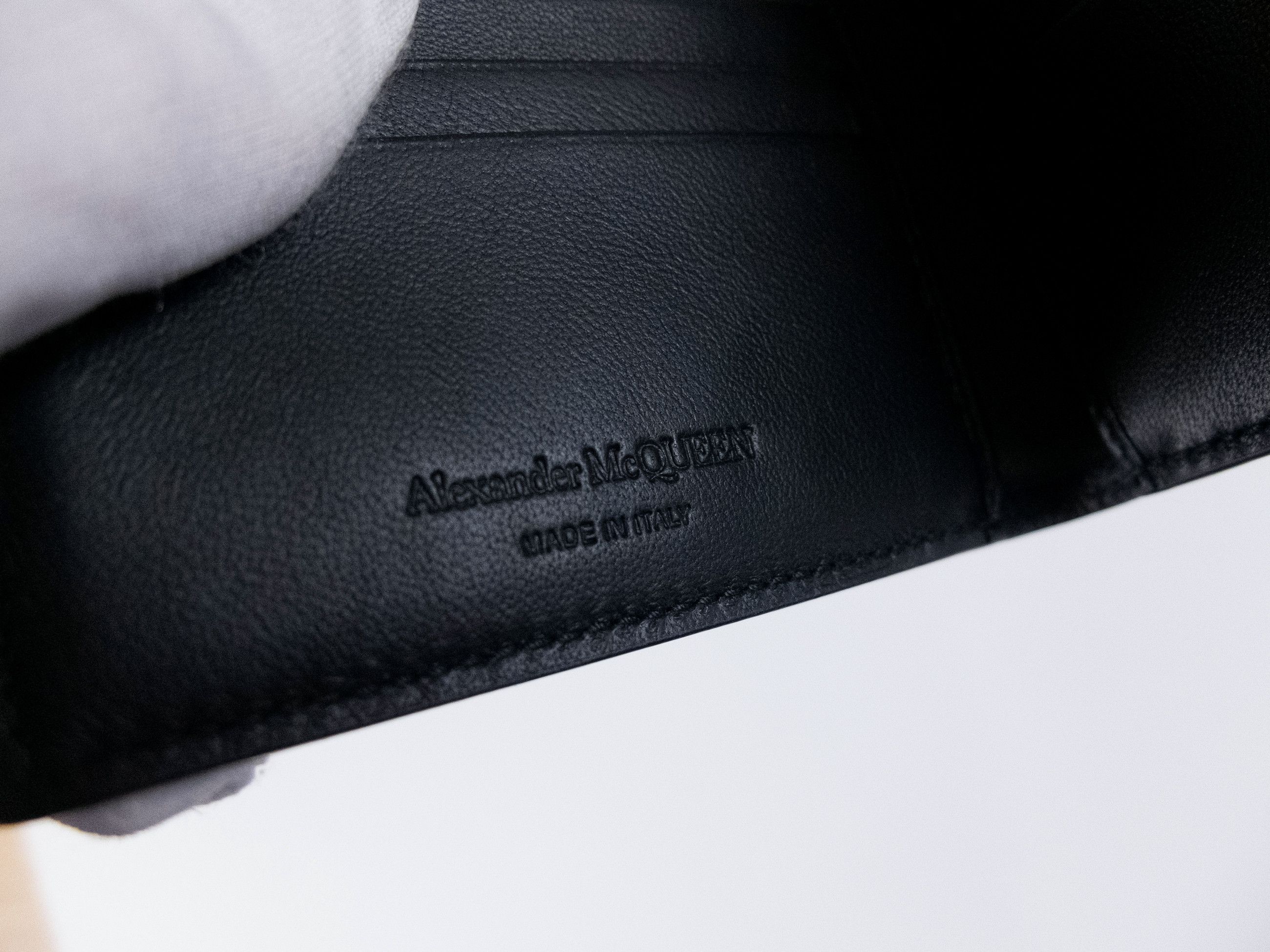 Alexander McQueen ALEXANDER MCQUEEN black graffiti logo leather bifold wallet Size ONE SIZE - 4 Thumbnail