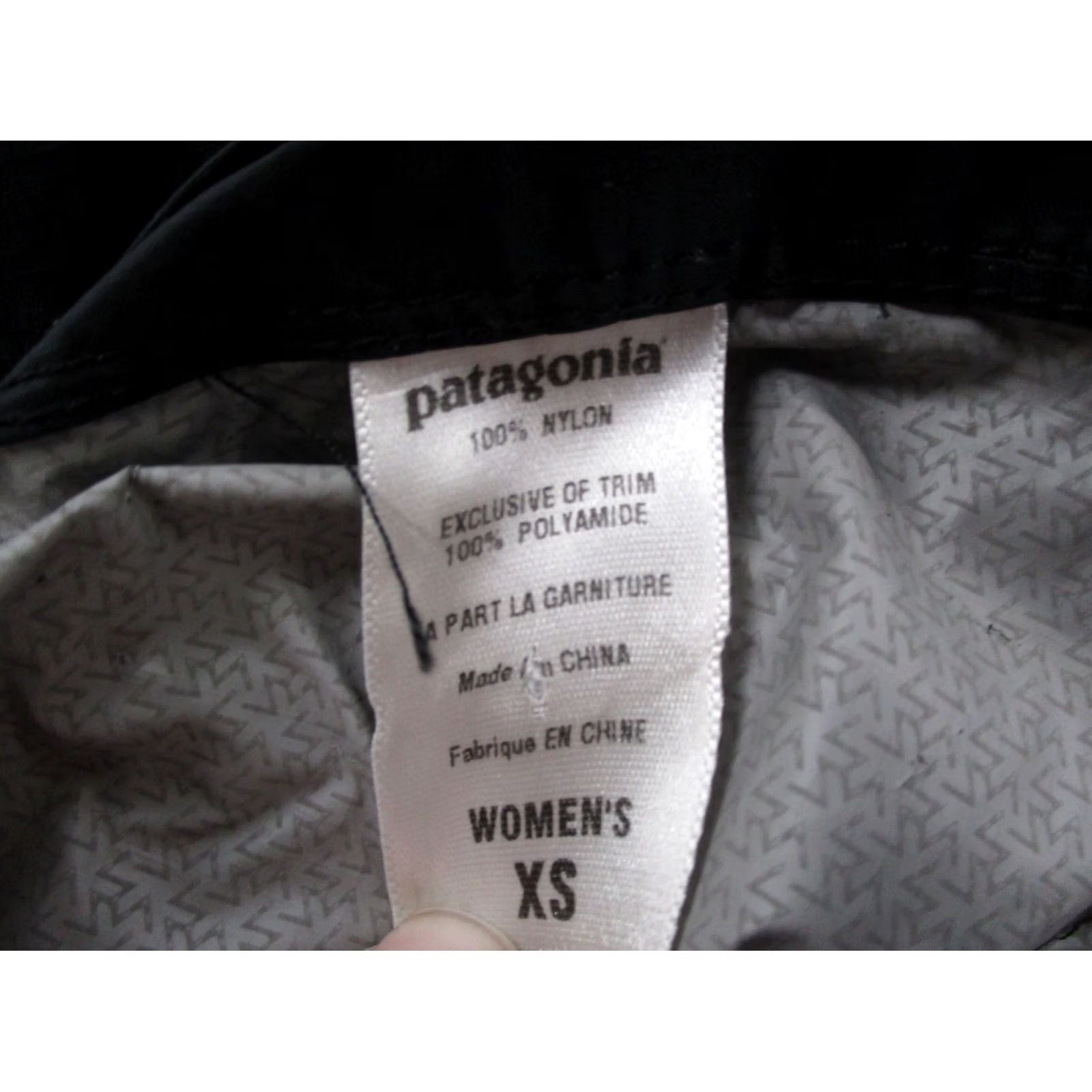 Patagonia Patagonia Pants Womens XS Black Nylon Windbreaker Performance Outdoor Cargo Pants 84495 Size 26" / US 2 / IT 38 - 7 Thumbnail