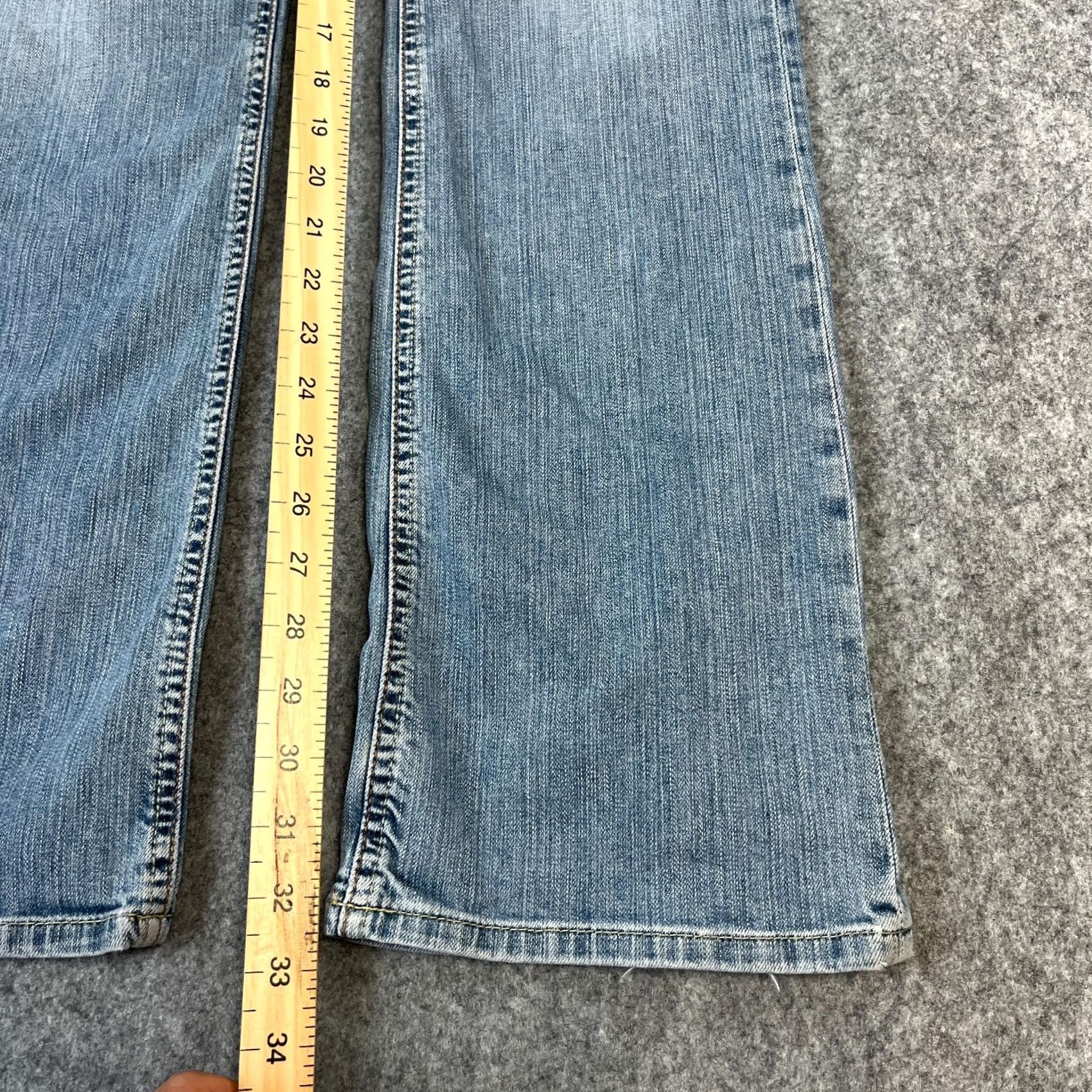 Tommy Hilfiger Tommy Hilfiger Sally Jeans Bootcut Womens 12 Light Wash Blue 32in Inseam 5-Pocket Denim Slim Straight Rise Mid Vintage No Size 34" / US 12 / IT 48 - 4 Thumbnail