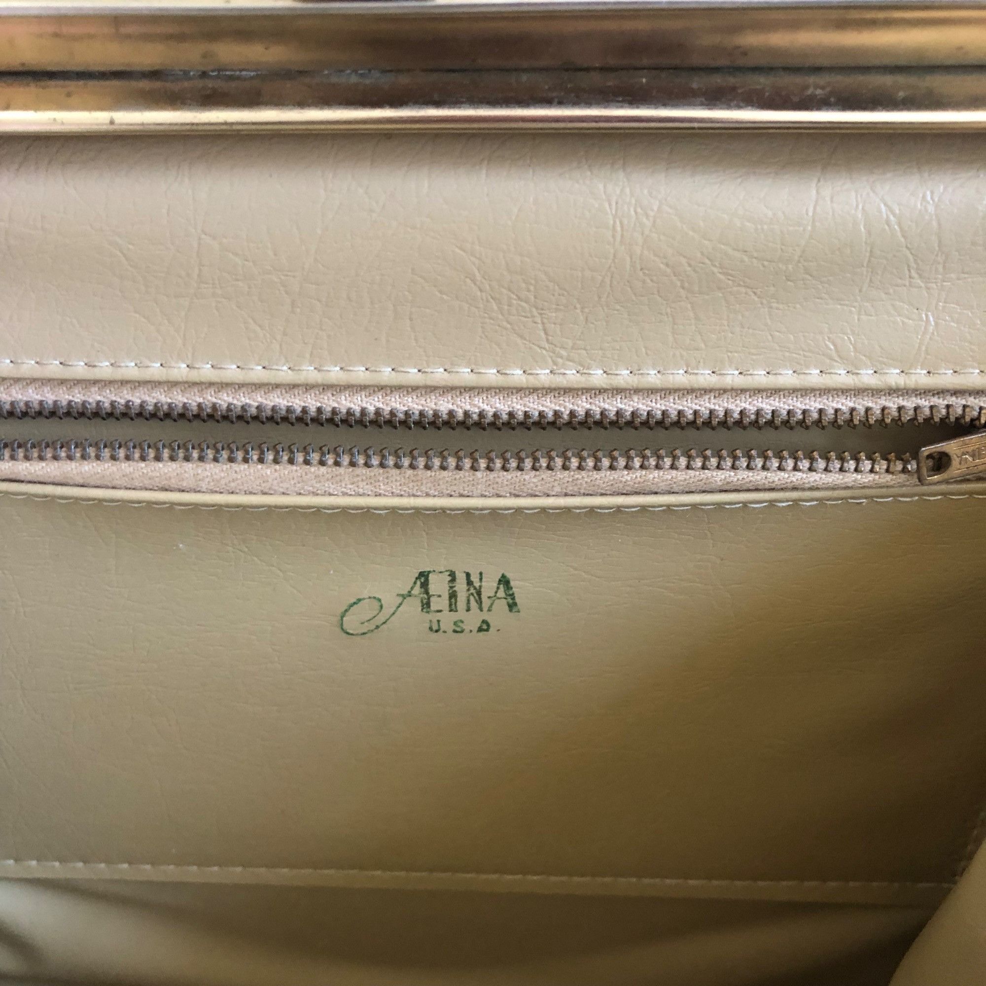 Vintage Vintage Aina Patent Leather Gold Hardware Frame Handbag Size ONE SIZE - 8 Thumbnail