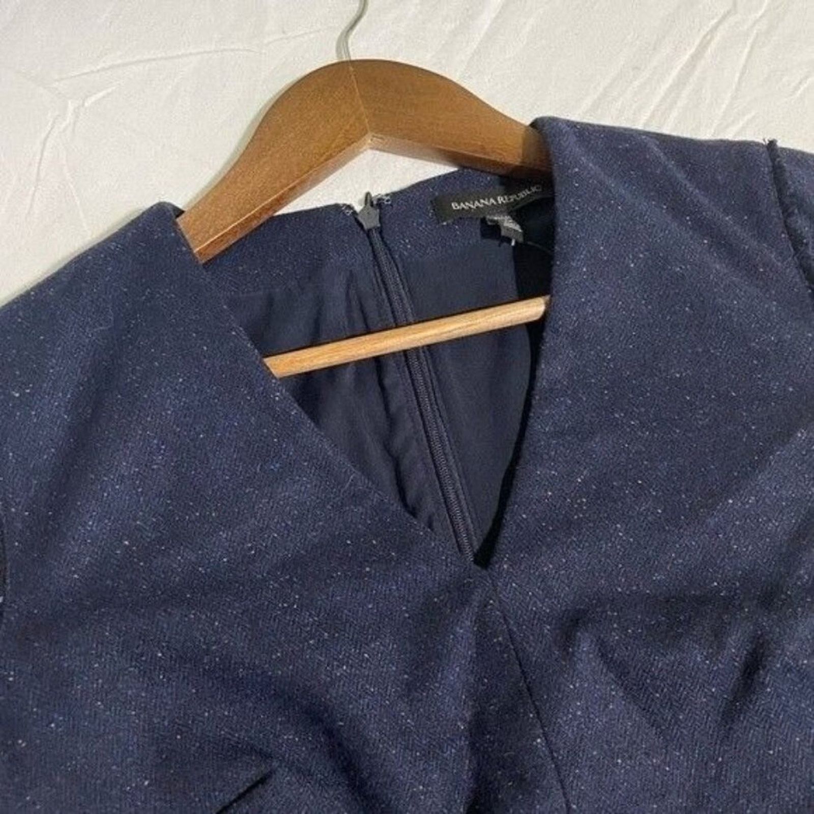 Banana Republic Banana Republic Wool Blend Navy Speckled Dress V-Neck 0P Size XS / US 0-2 / IT 36-38 - 9 Thumbnail