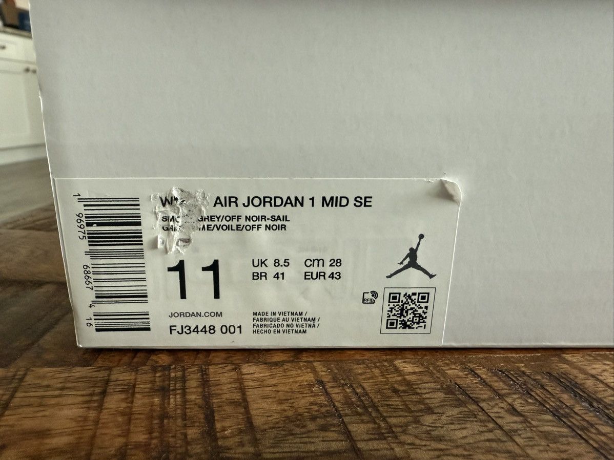 Jordan Brand Air Jordan 1 mid se women’s Size US 11 / EU 44 - 7 Thumbnail