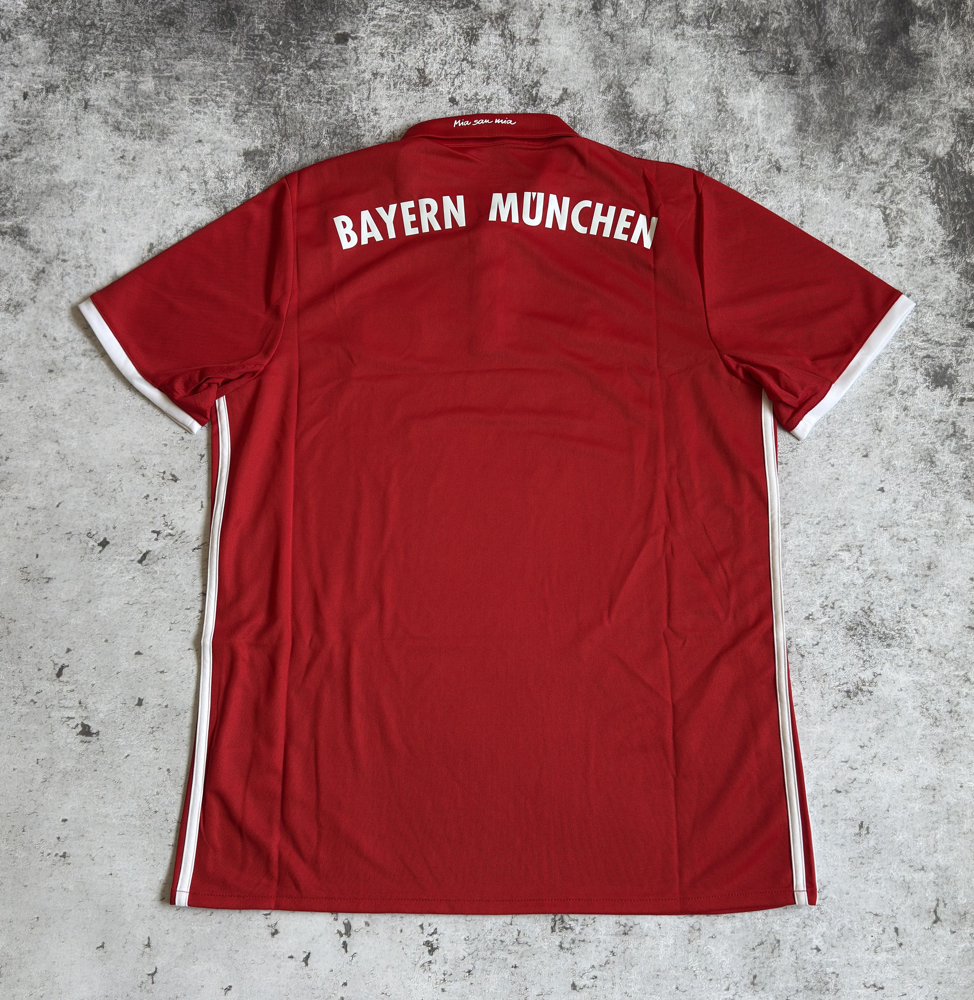 Adidas BAYERN MUNICH 2016 2017 SHIRT FOOTBALL SOCCER ADIDAS MENS L Size US L / EU 52-54 / 3 - 14 Thumbnail