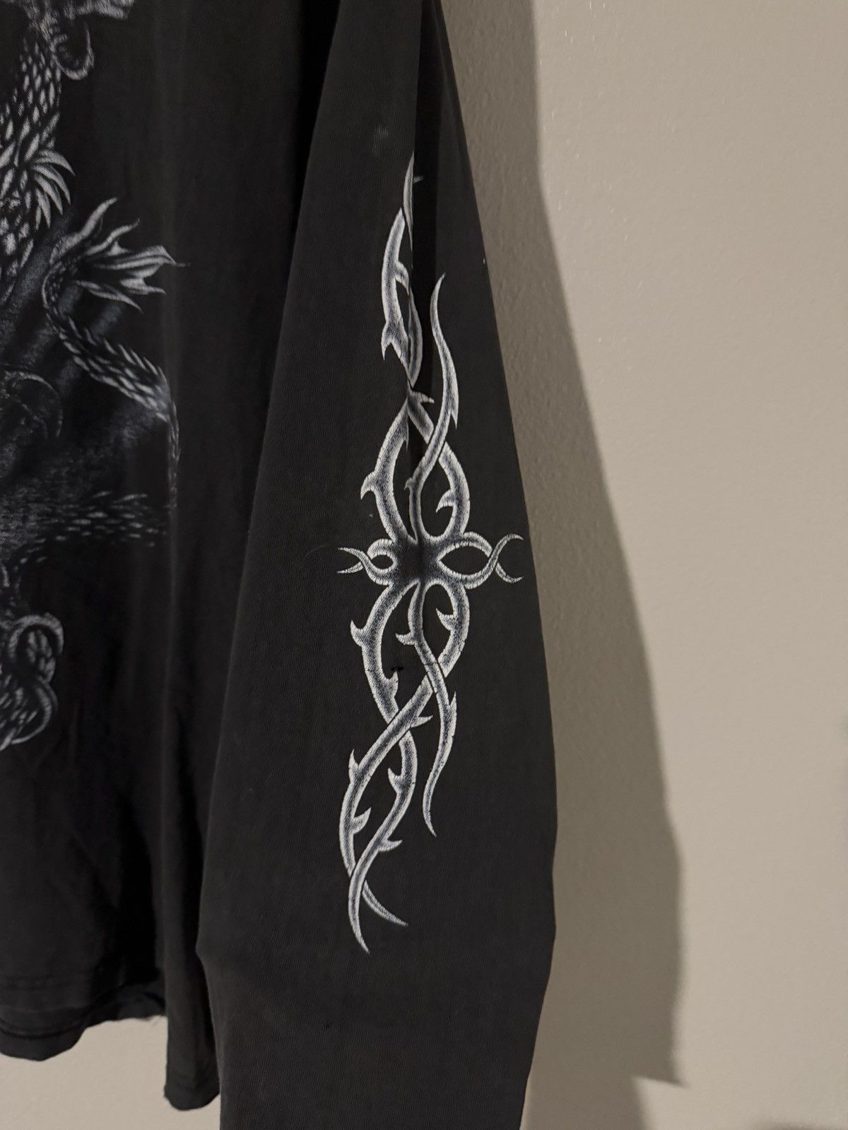 Vintage Vintage 90s thrashed yin yang dragon shirt Size US L / EU 52-54 / 3 - 4 Thumbnail