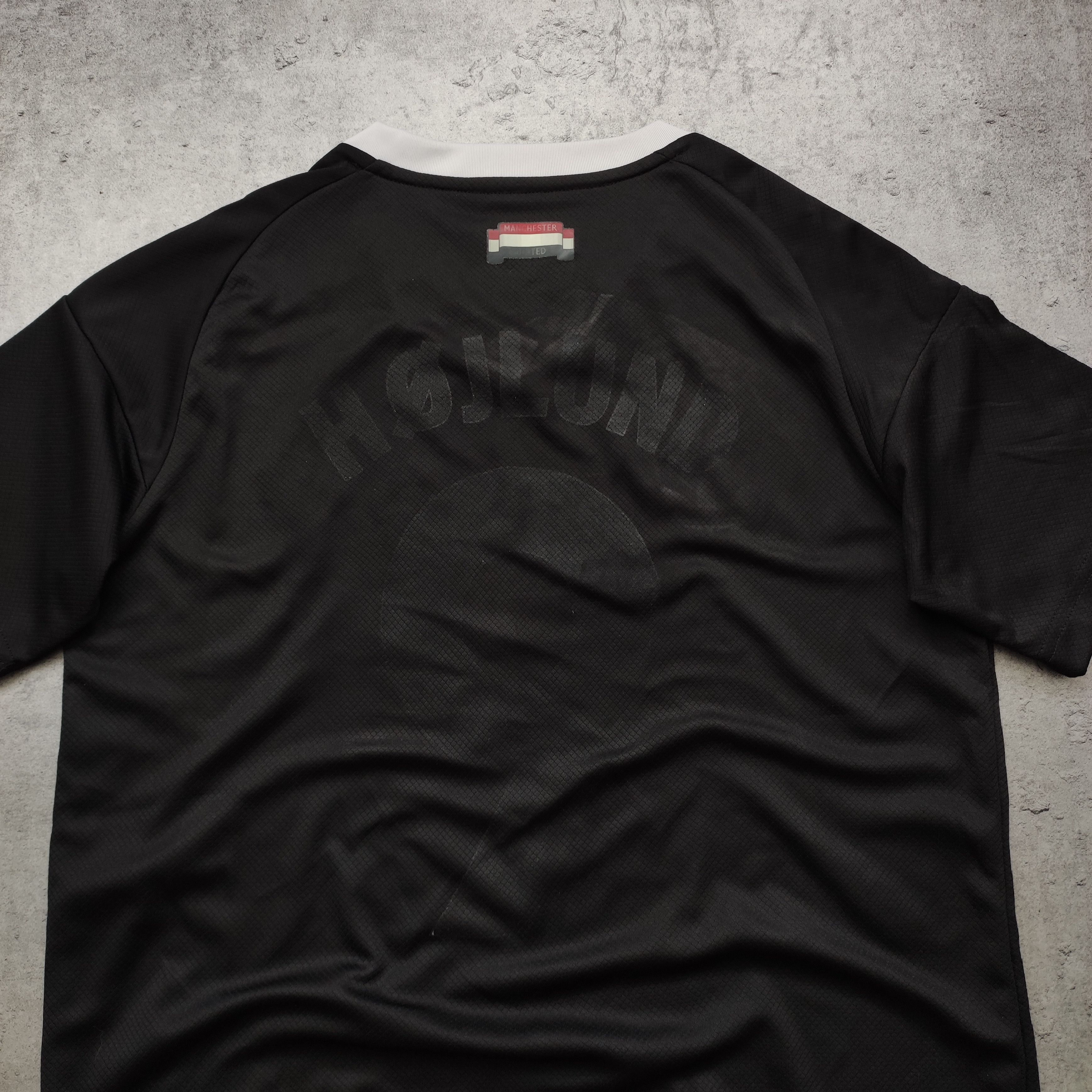 Adidas RARE Manchester United x Adidas 24/25 Third GK Jersey Size US M / EU 48-50 / 2 - 9 Thumbnail