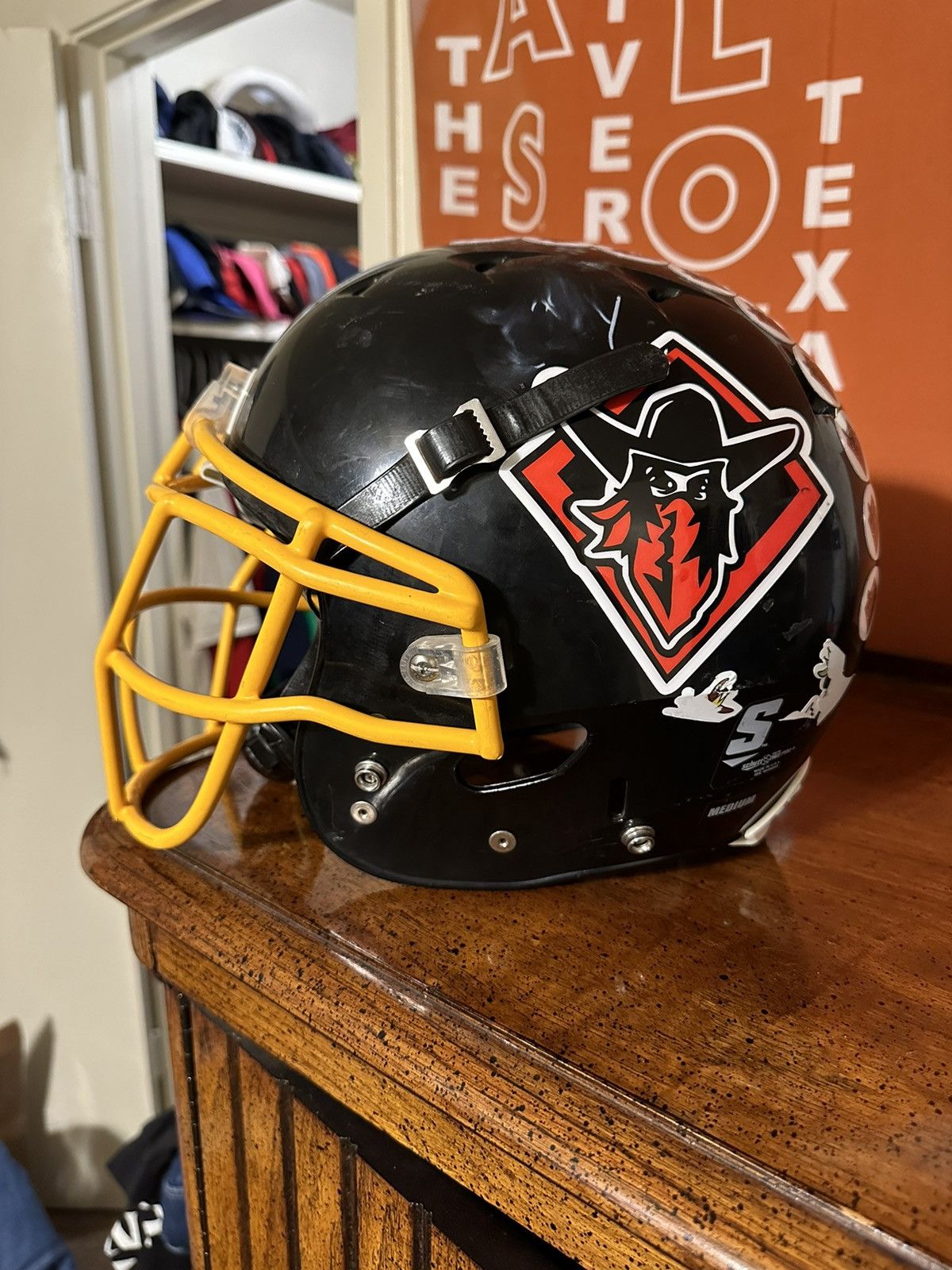 NCAA × NFL × Vintage Vintage Schutt outlaws “yellow & red” helmet 00s size medium Size ONE SIZE - 4 Thumbnail
