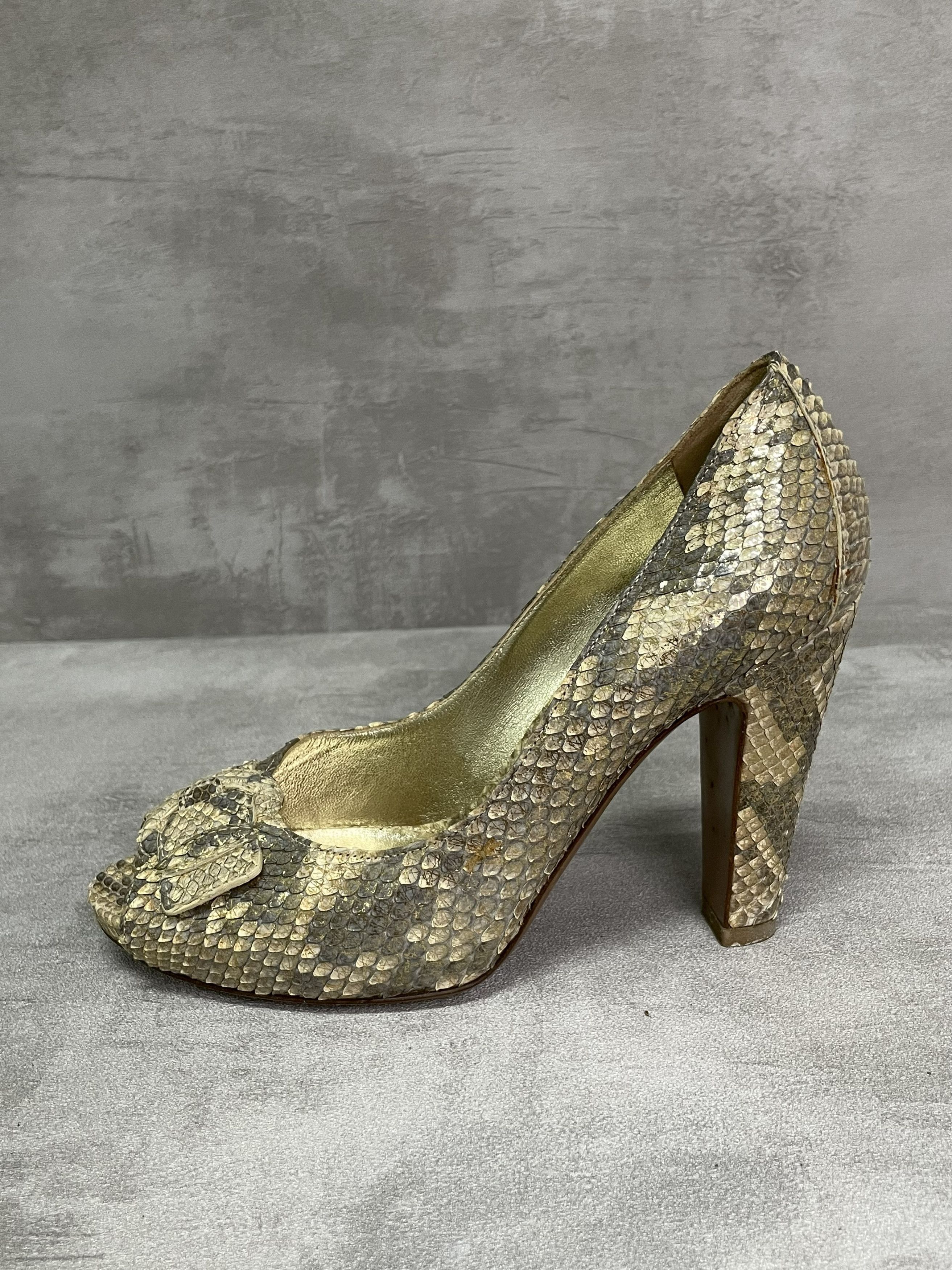 Sergio Rossi Sergio Rossi Golden 100mm Peep Toes Pumps Size US 6 / IT 36 - 1 Thumbnail