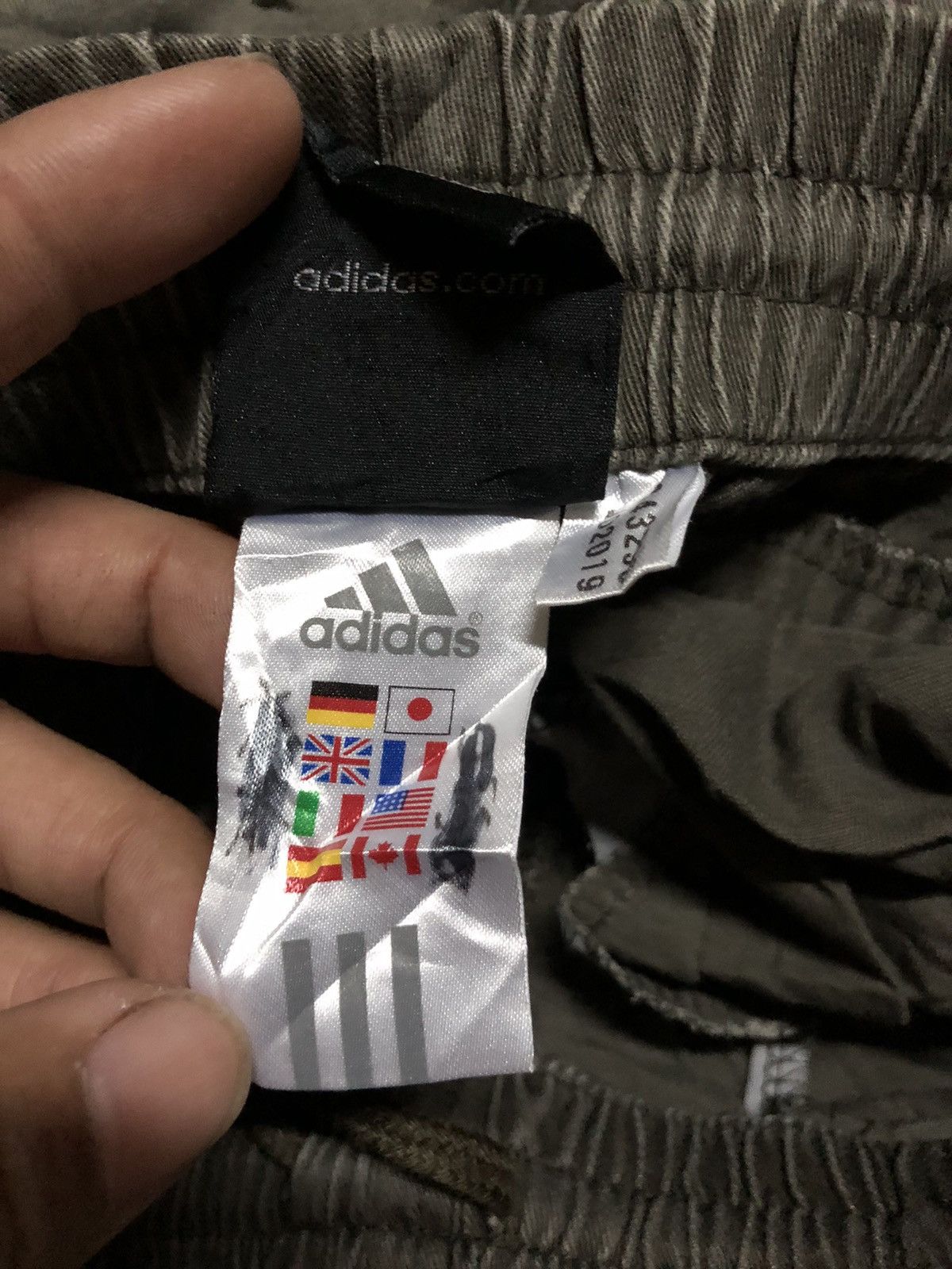 Adidas Adidas short pants Size US 27 - 9 Thumbnail