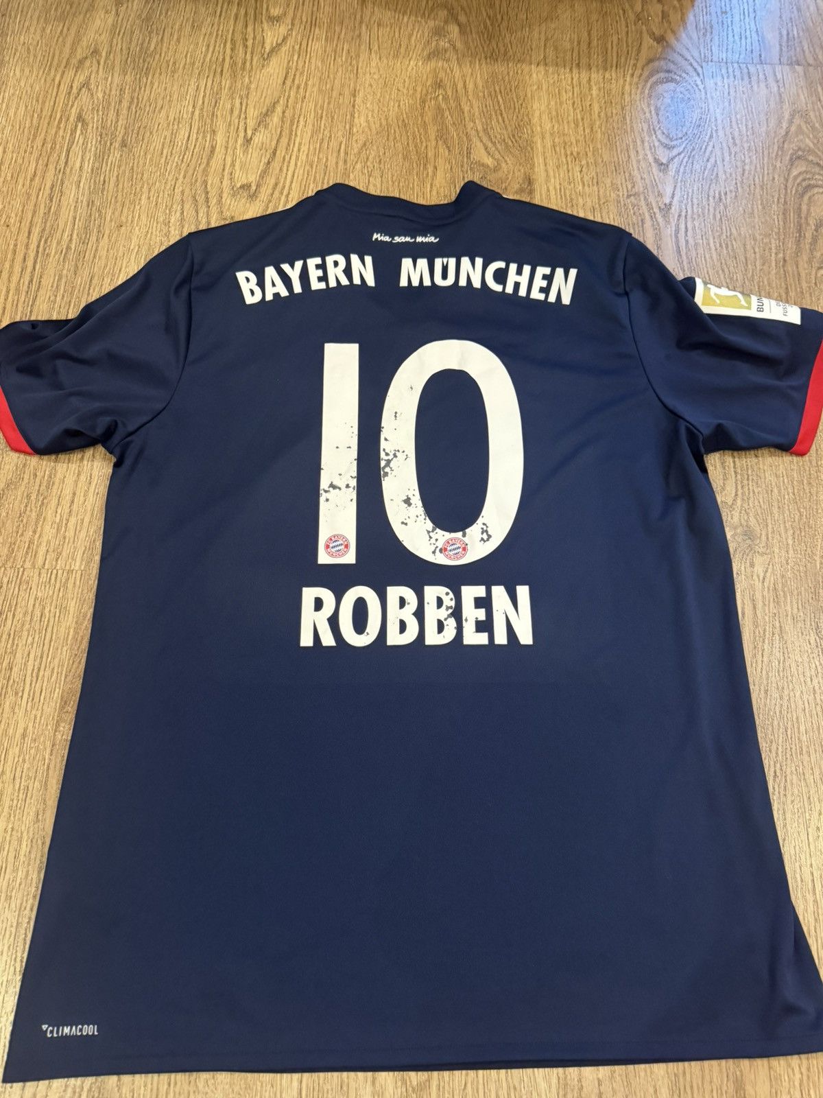 Adidas BAYERN MÜNICH 2017 2018 AWAY SHIRT SOCCER JERSEY ADIDAS SZ L Size US L / EU 52-54 / 3 - 11 Thumbnail