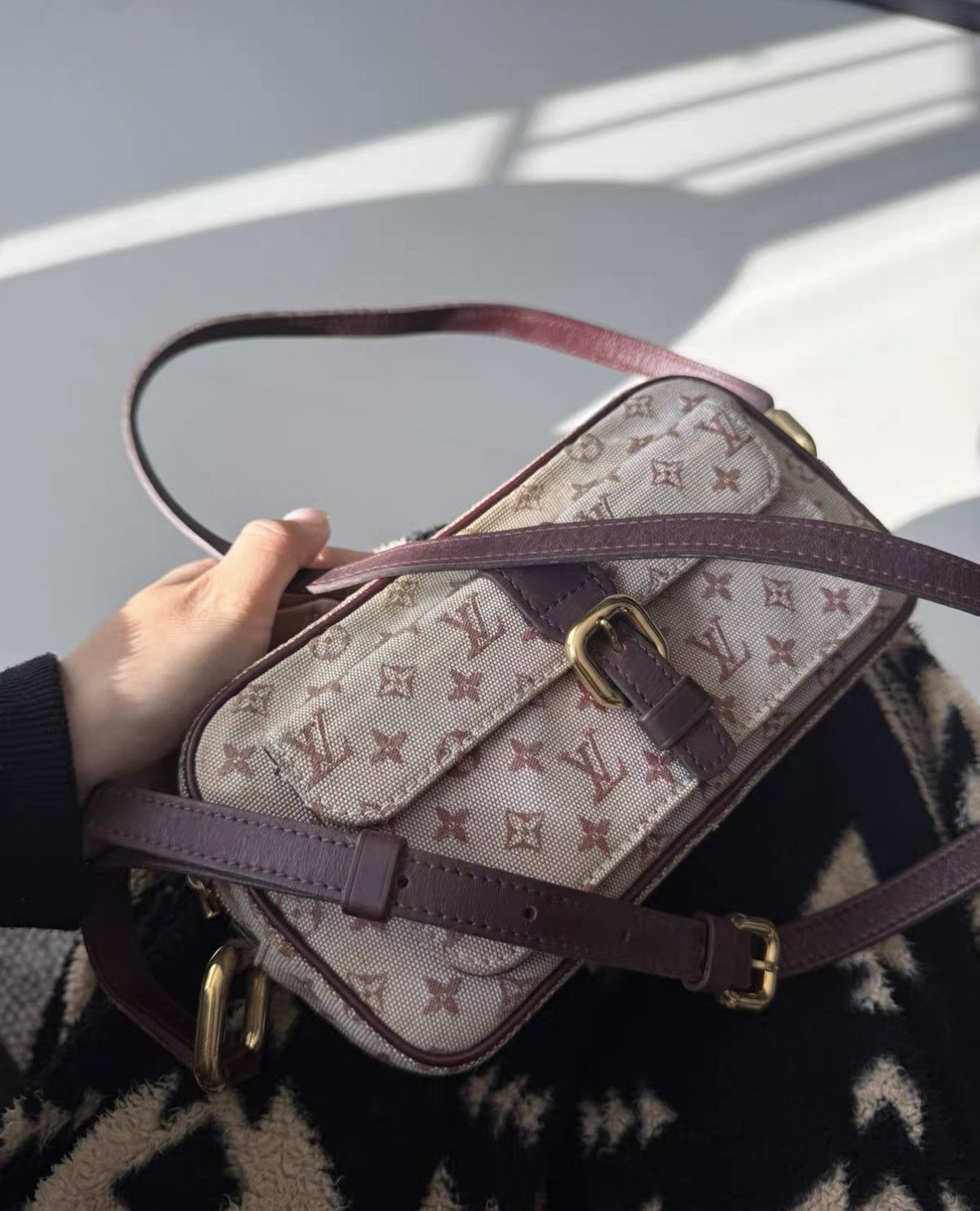Louis Vuitton LV Vintage Red Monogram Denim Camera Crossbody Bag J36 Size ONE SIZE - 7 Thumbnail