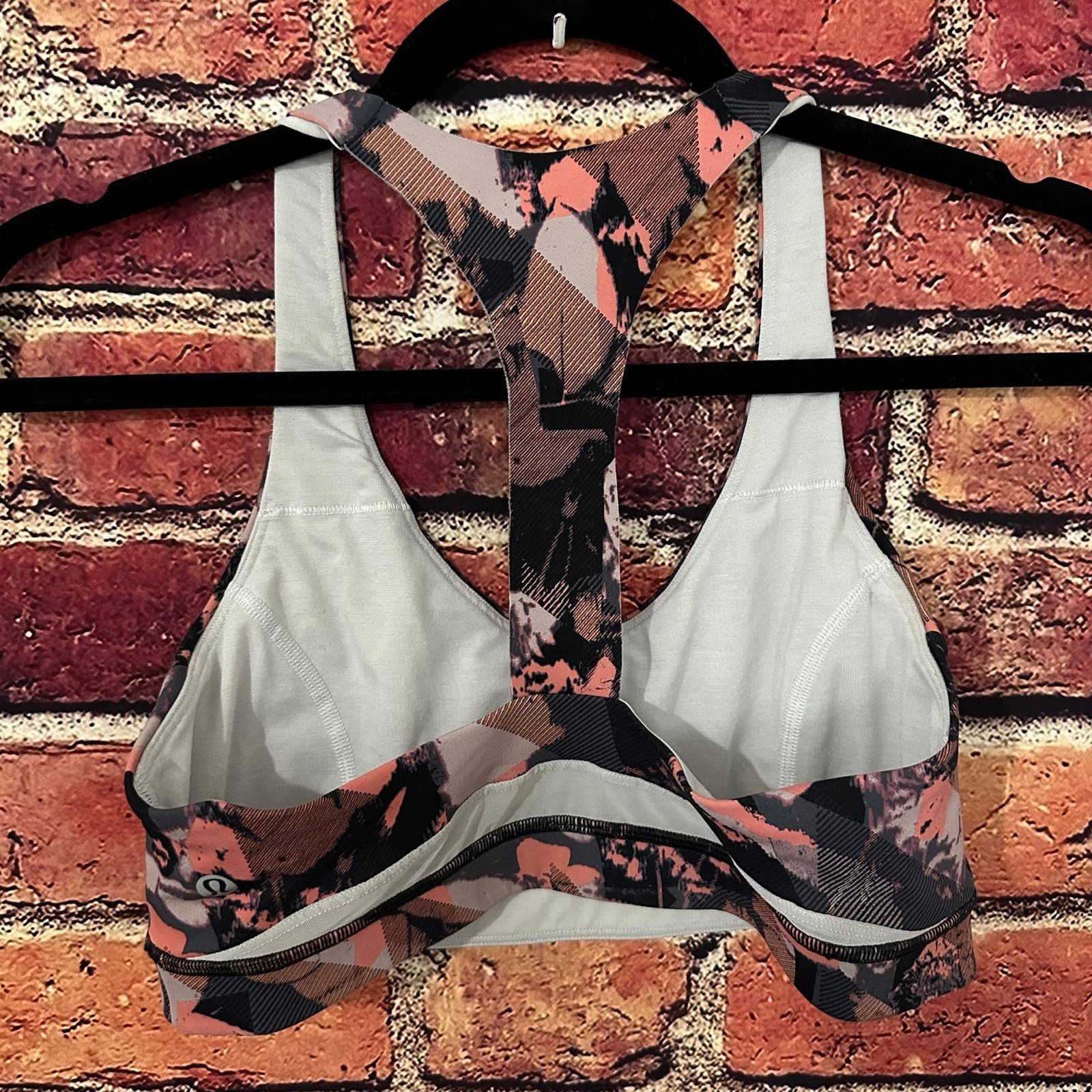 Lululemon lululemon sports bra size 8 Size M / US 6-8 / IT 42-44 - 3 Thumbnail